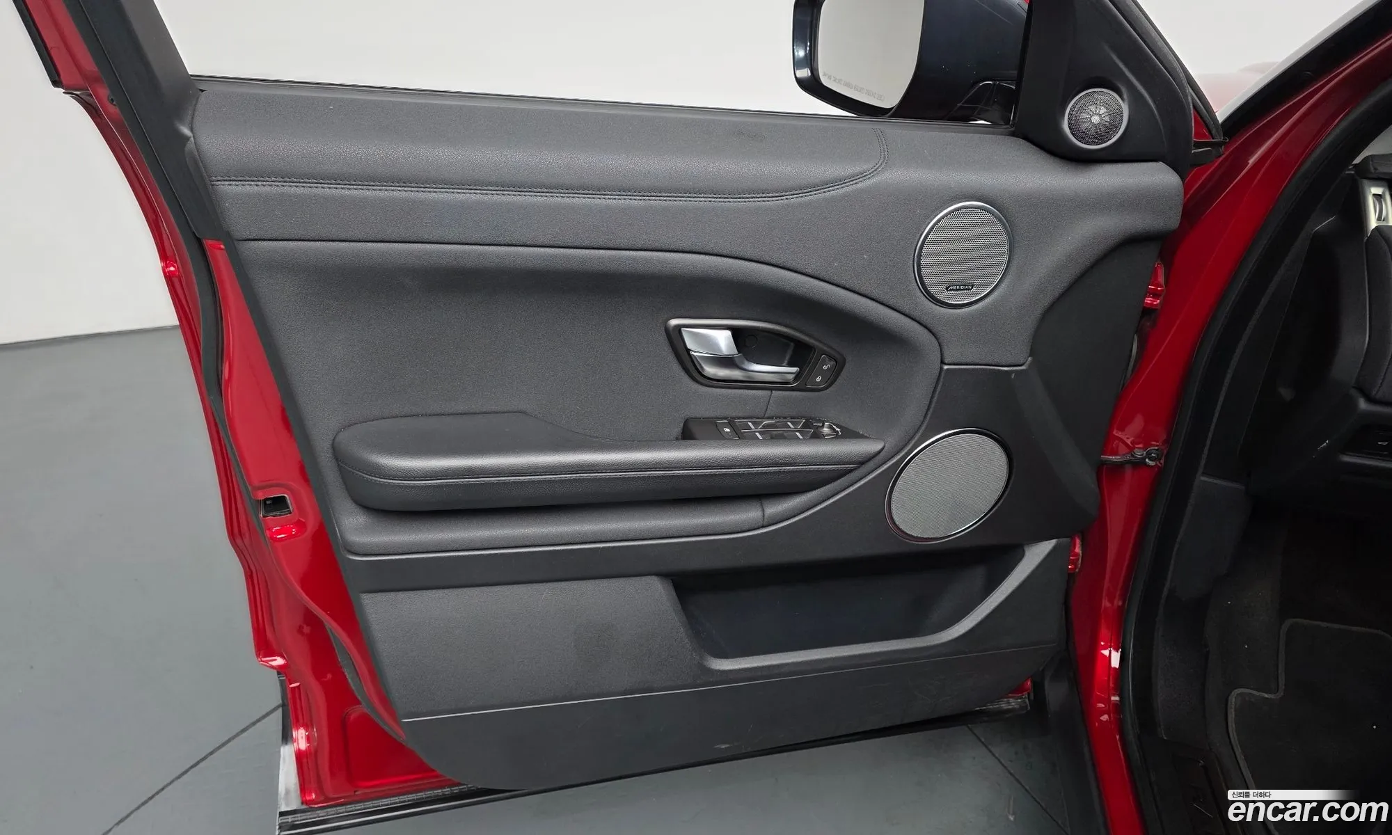 Land Rover Range Rover Evoque 2019 SALVA2BN2KH348838 — 27
