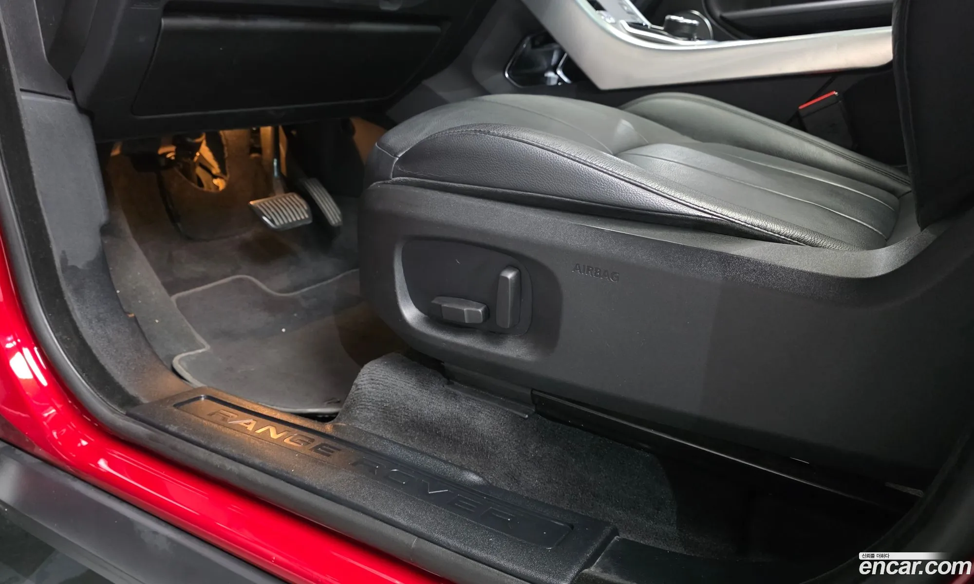 Land Rover Range Rover Evoque 2019 SALVA2BN2KH348838 — 32