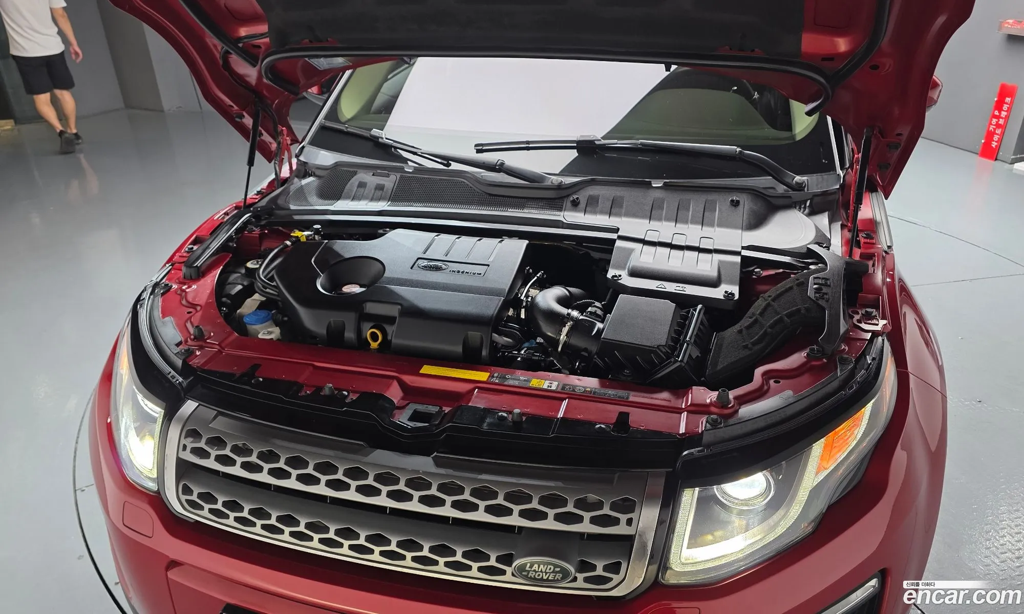 Land Rover Range Rover Evoque 2019 SALVA2BN2KH348838 — 26