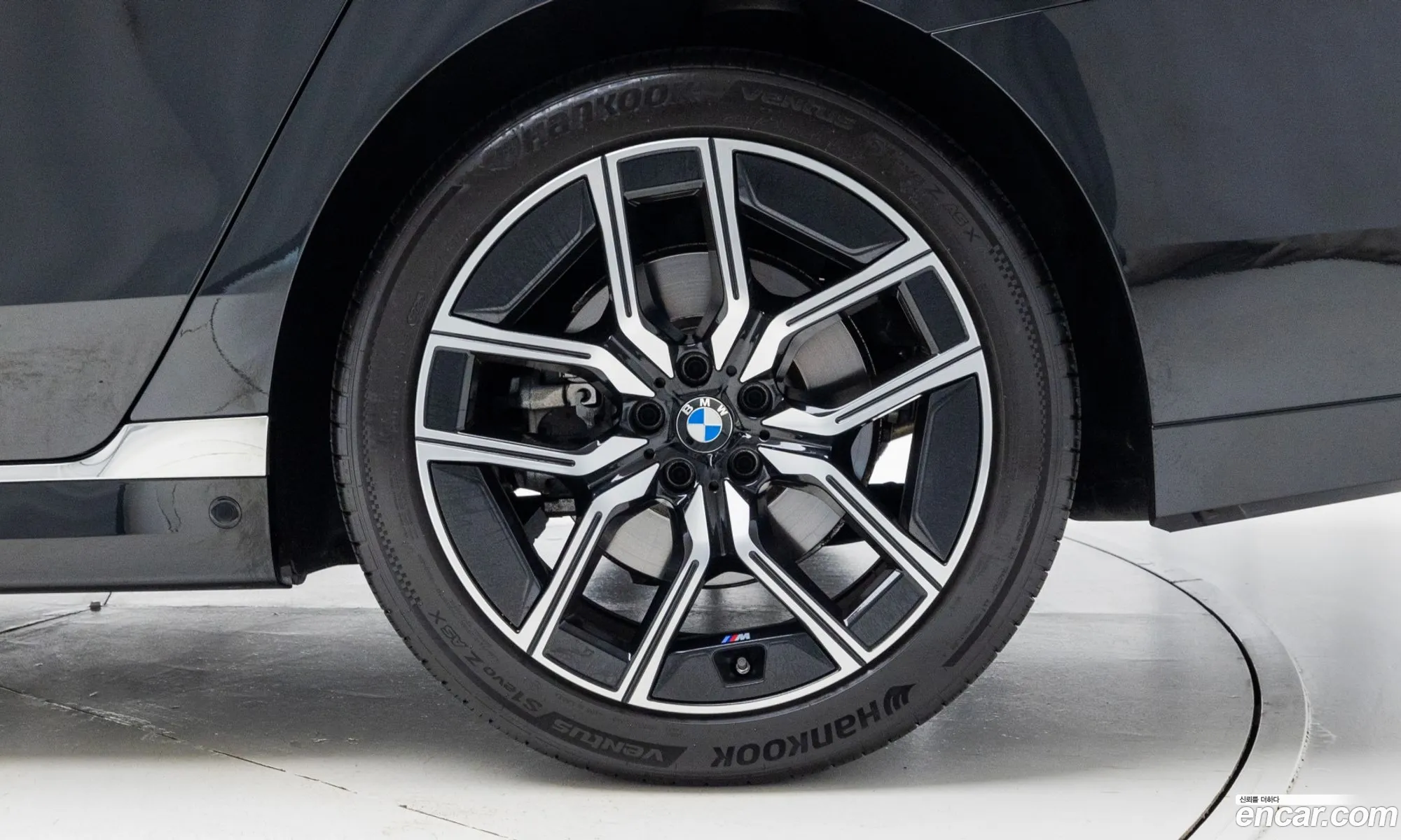 BMW 7 Series 2024 — 17