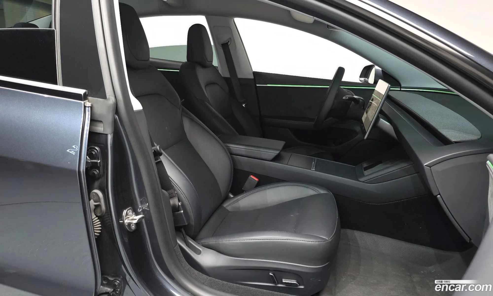 Tesla Model 3 2024 — 13