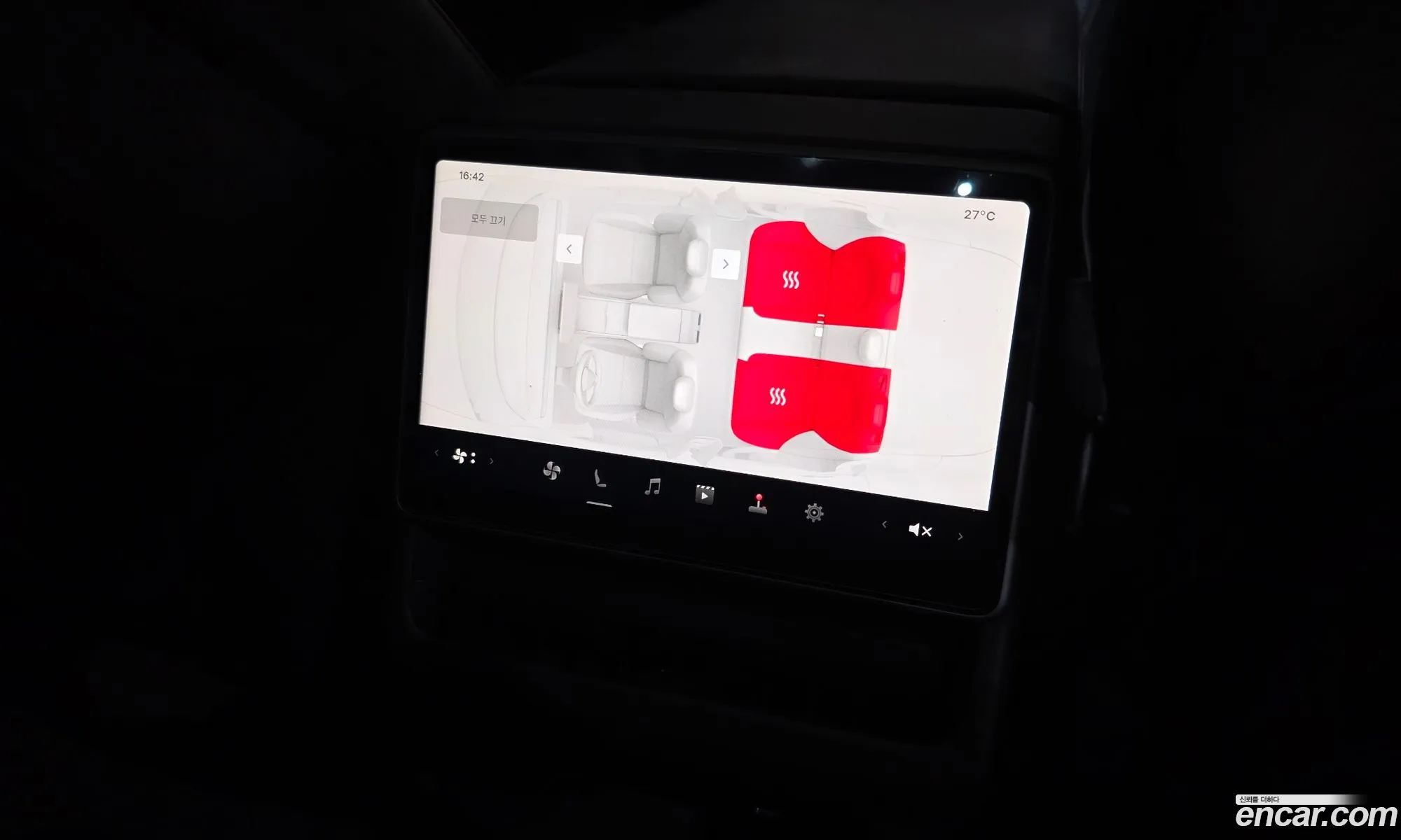 Tesla Model 3 2024 — 32