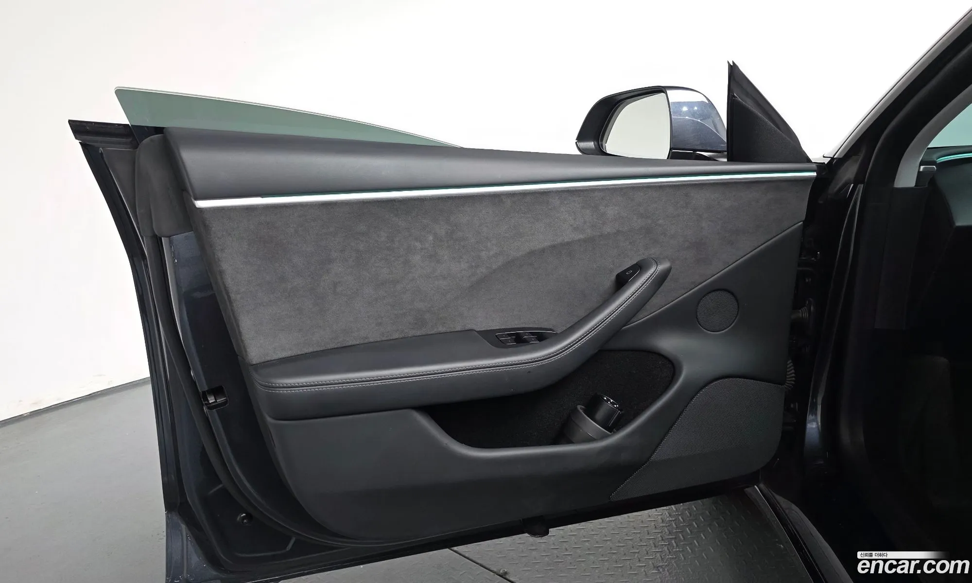 Tesla Model 3 2024 — 6