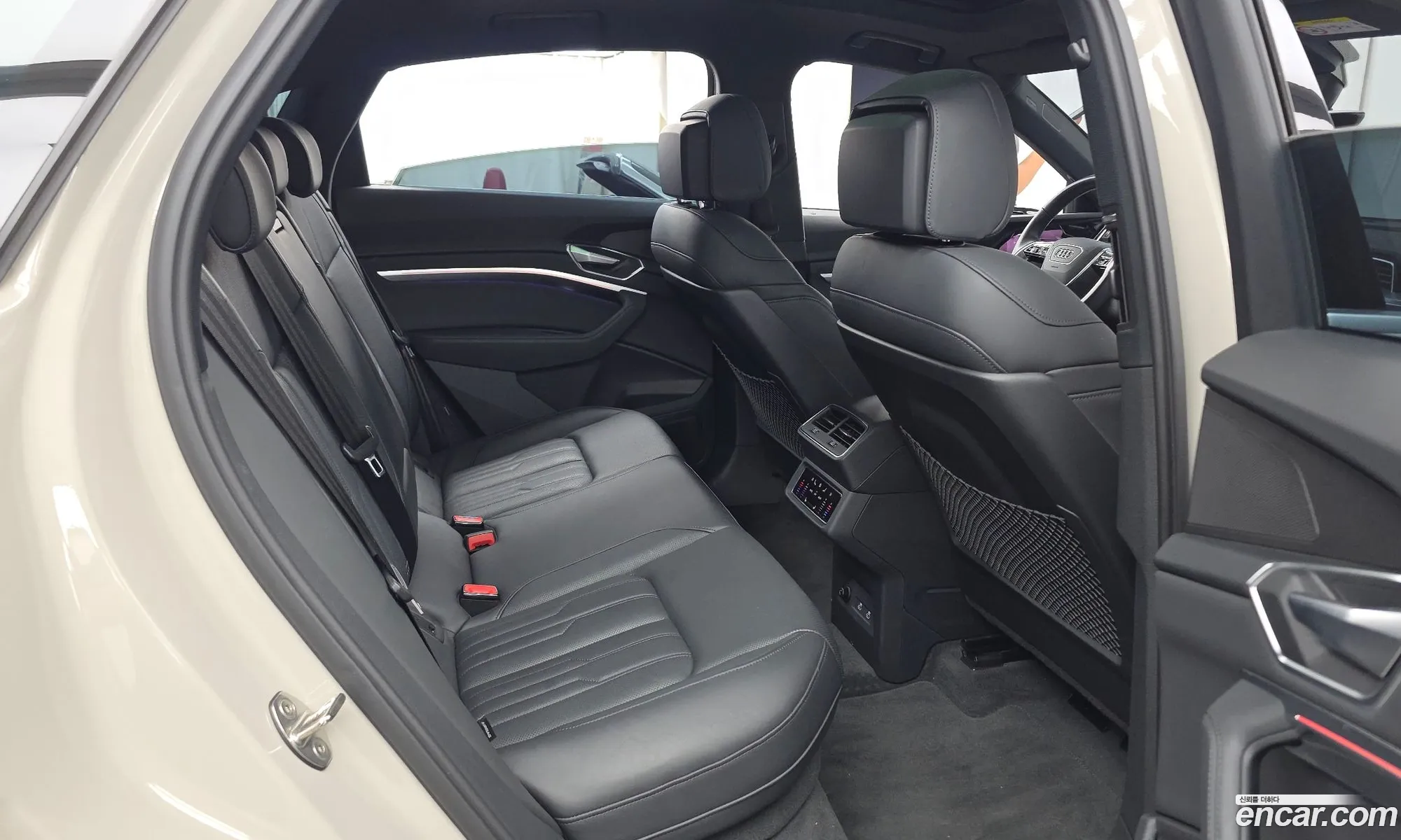 Audi e-tron 2022 — 26