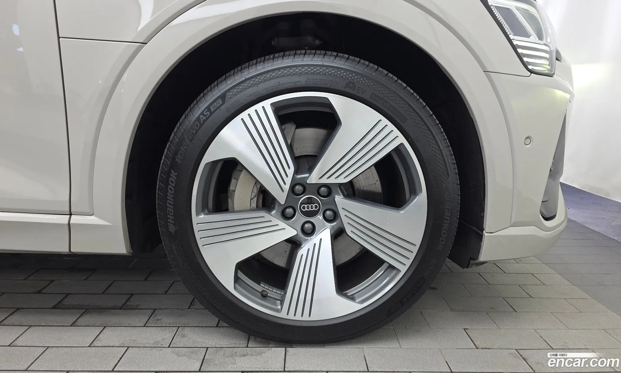 Audi e-tron 2022 — 30