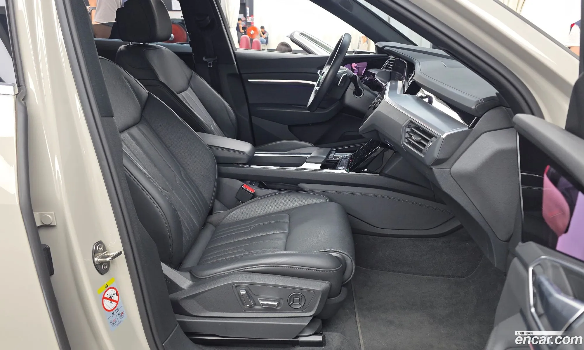 Audi e-tron 2022 — 24