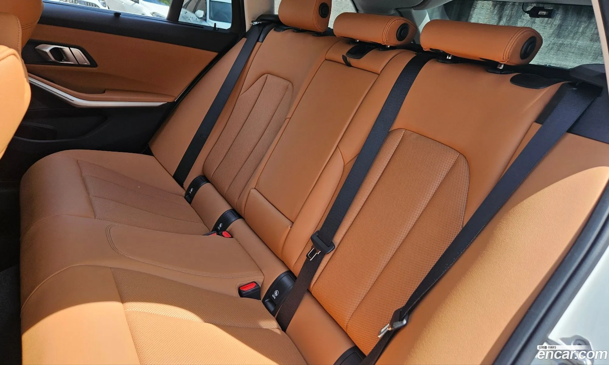 BMW 3 Series 2025 — 18