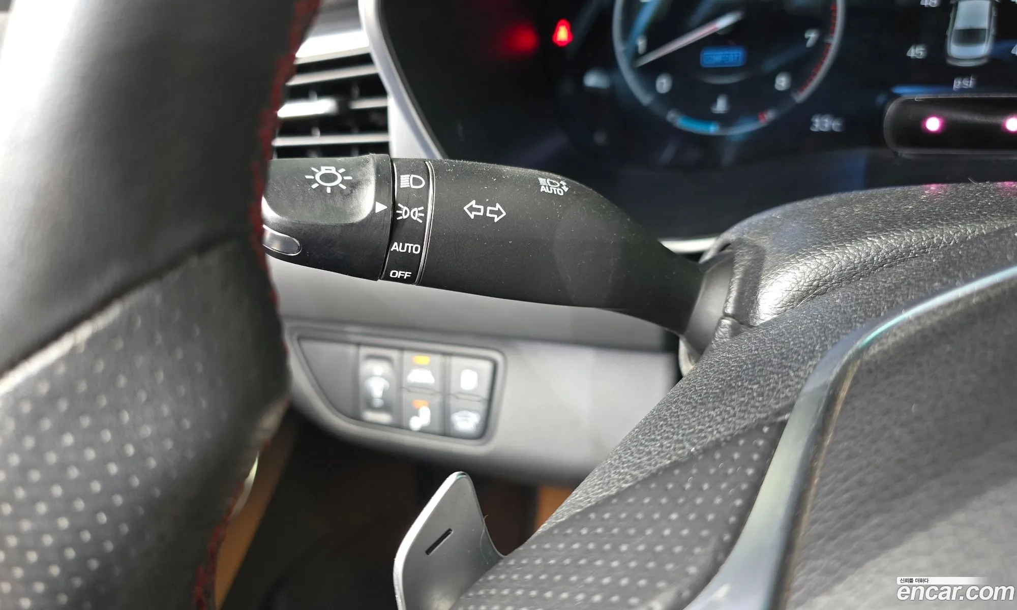 Genesis G70 2019 KMTG541EDKU036708 — 19