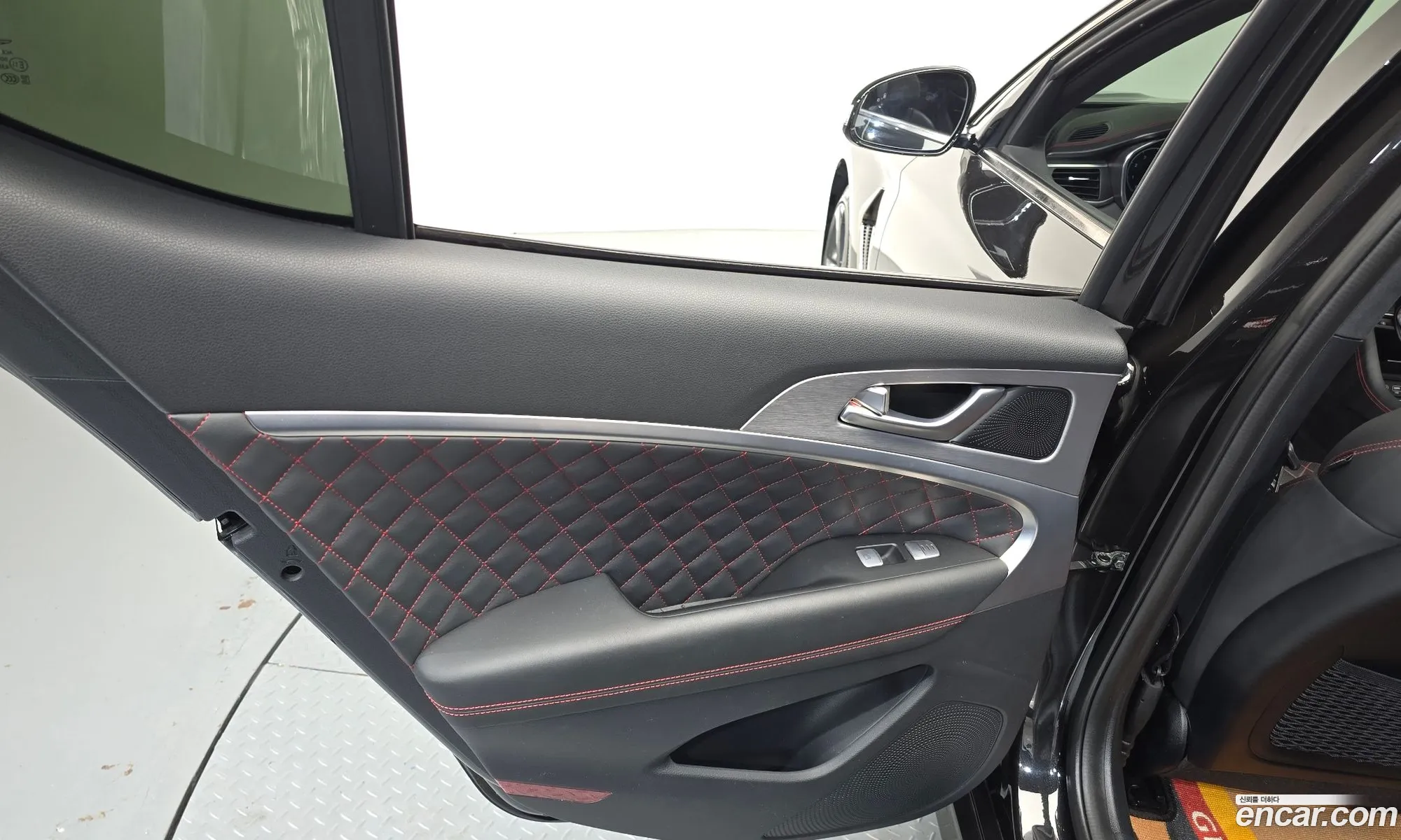 Genesis G70 2019 KMTG541EDKU036708 — 7