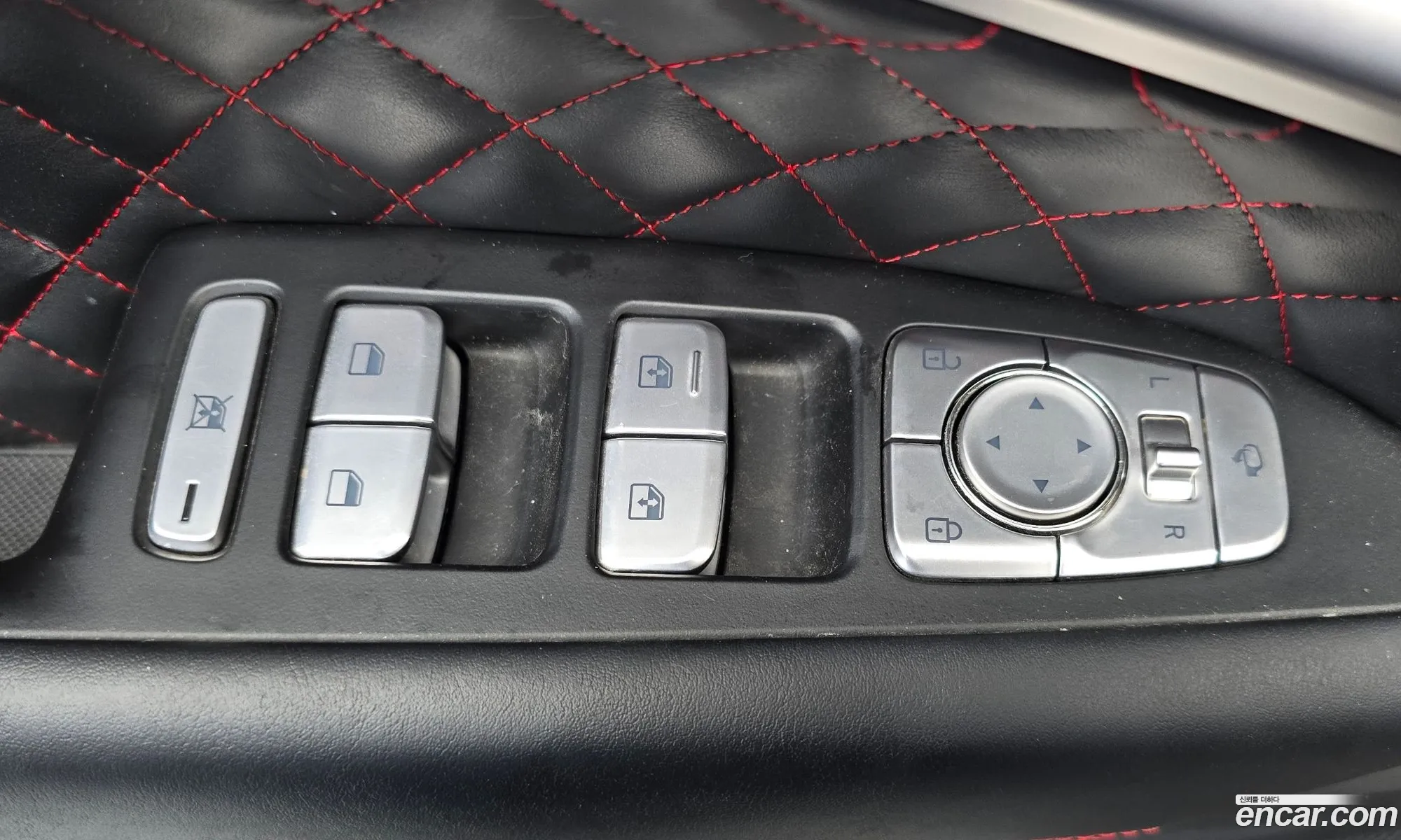 Genesis G70 2019 KMTG541EDKU036708 — 25