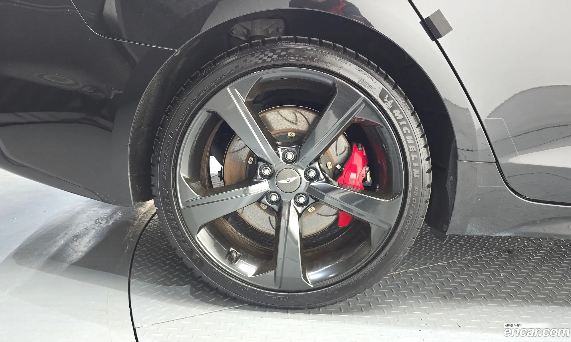 Genesis G70 2019 KMTG541EDKU036708 — 13