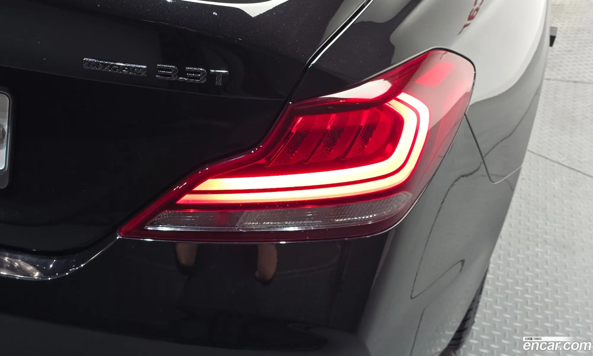 Genesis G70 2019 KMTG541EDKU036708 — 5