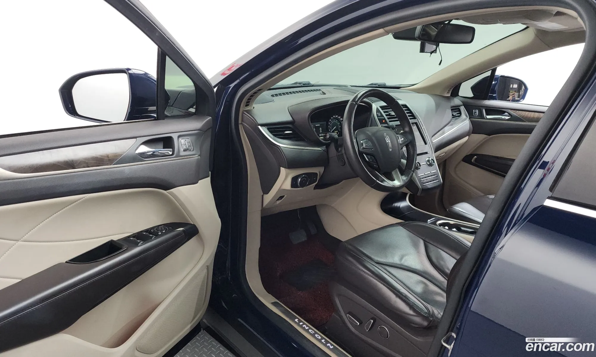 Lincoln MKC 2018 5LMCJ3D92KUL07226 — 20