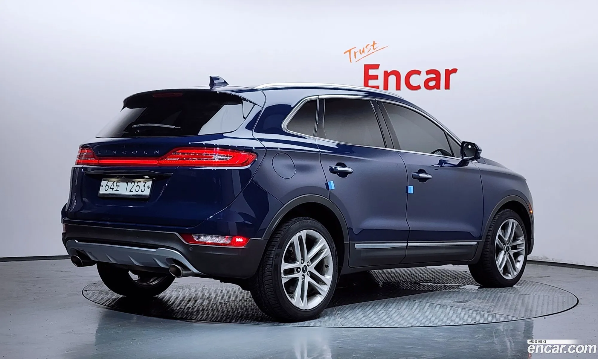 Lincoln MKC 2018 5LMCJ3D92KUL07226 — 17