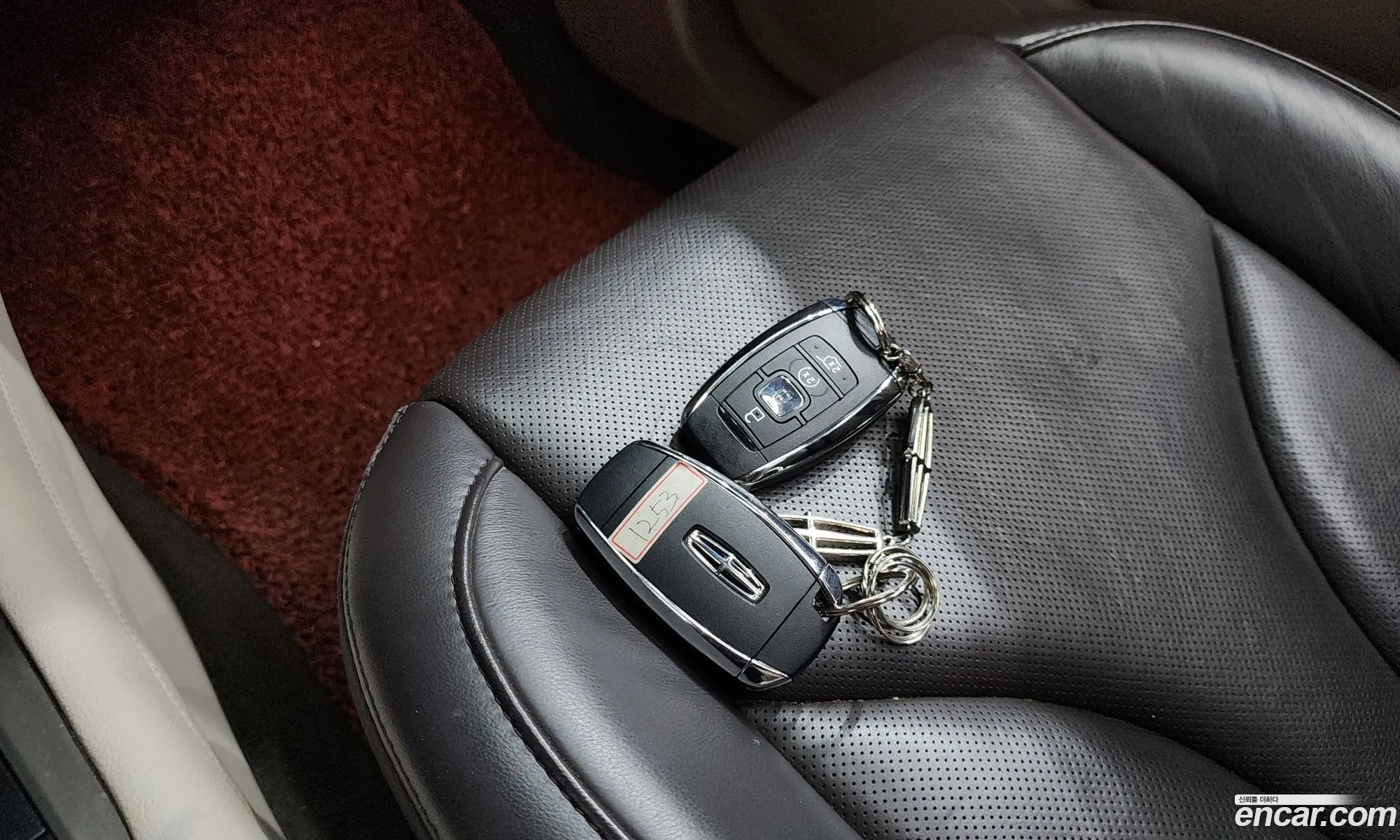 Lincoln MKC 2018 5LMCJ3D92KUL07226 — 24