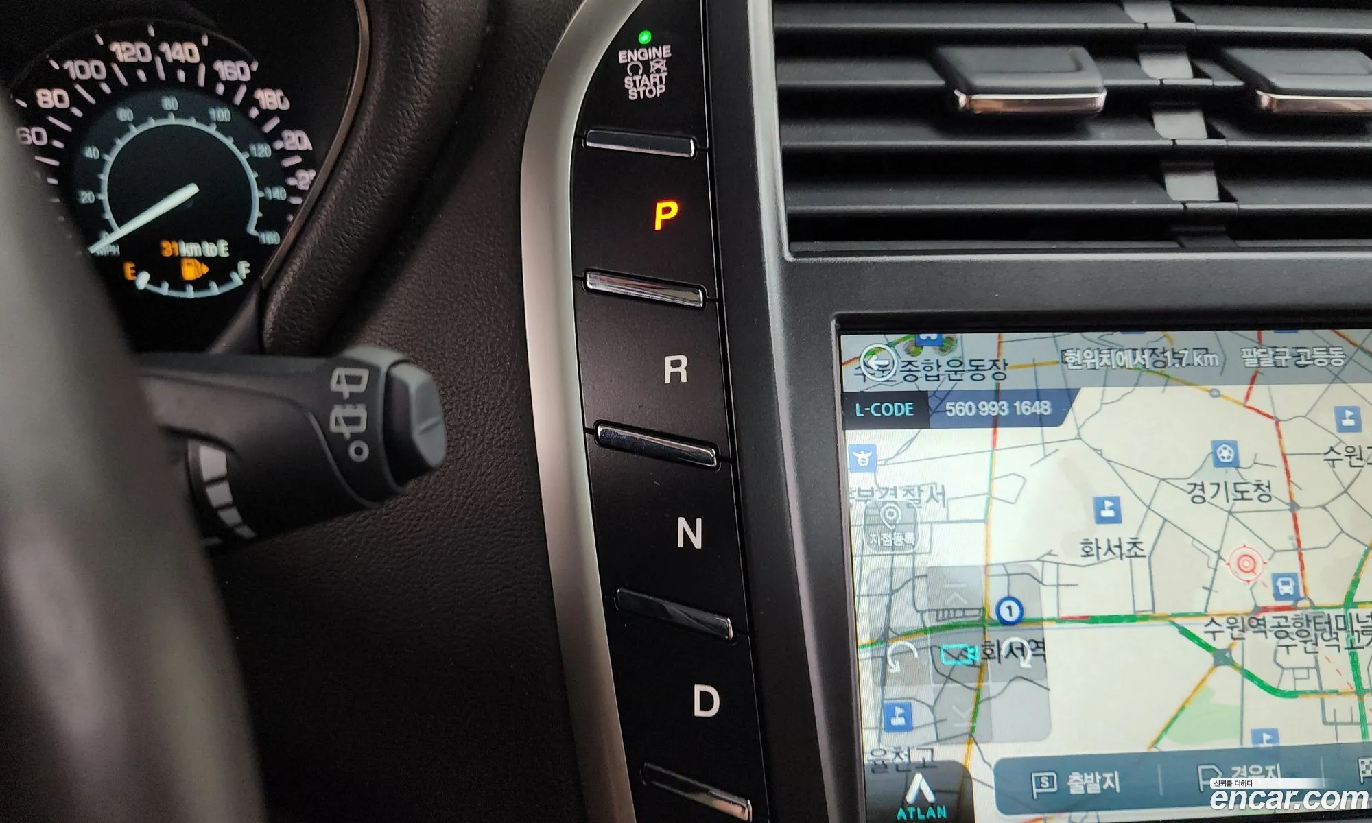 Lincoln MKC 2018 5LMCJ3D92KUL07226 — 28