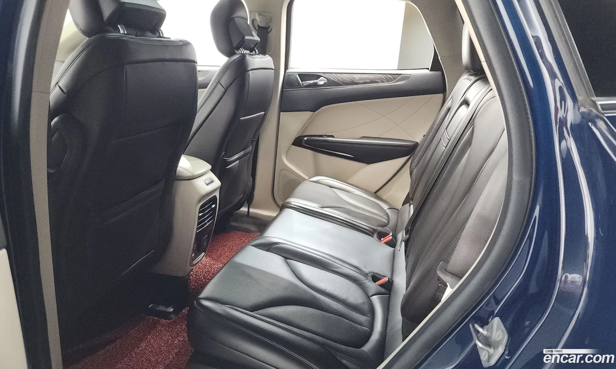 Lincoln MKC 2018 5LMCJ3D92KUL07226 — 16