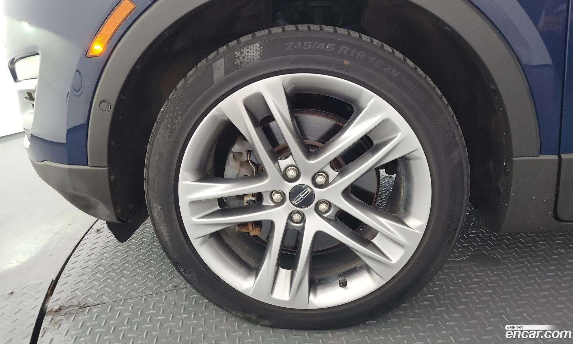 Lincoln MKC 2018 5LMCJ3D92KUL07226 — 11