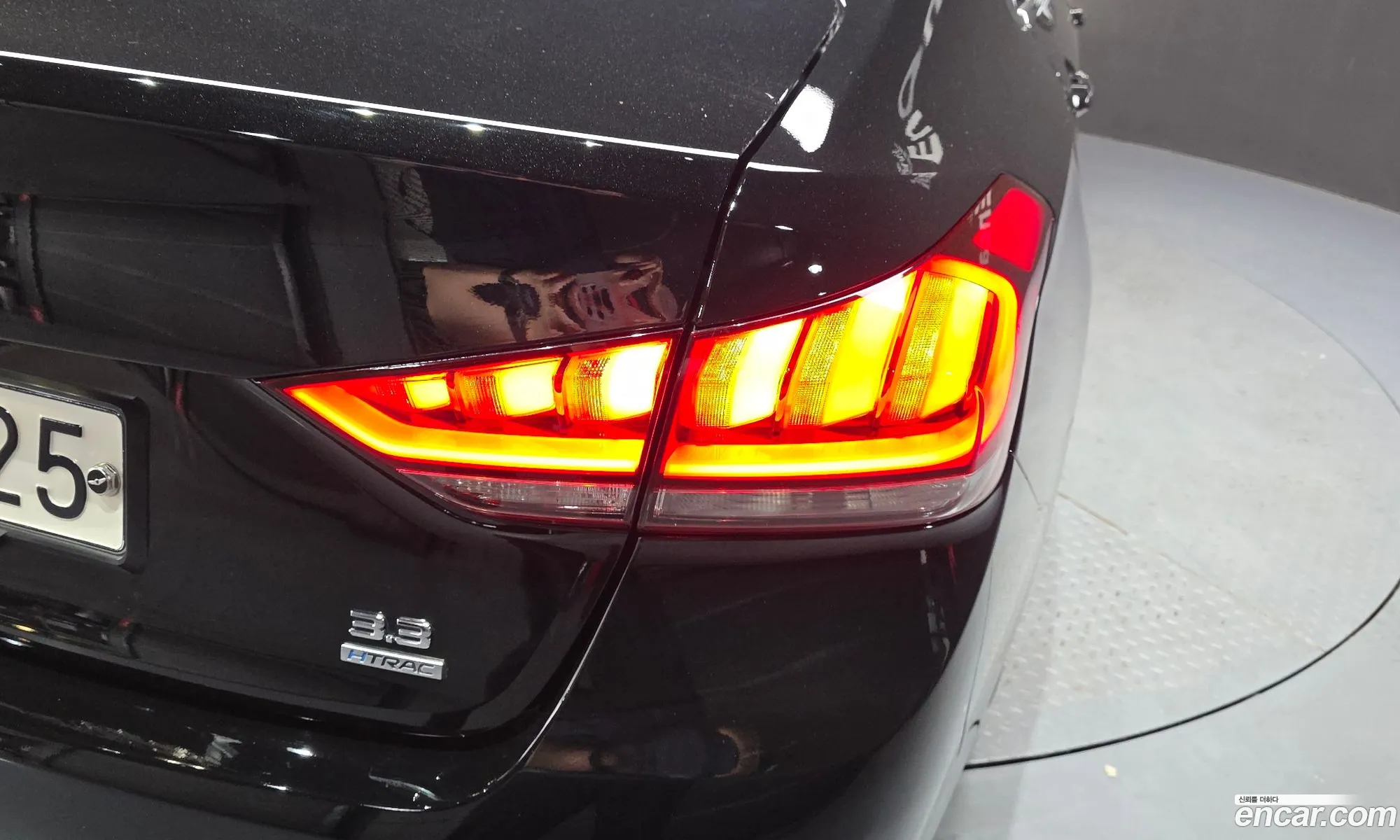Genesis G80 2017 KMHGL41DDHU214032 — 15