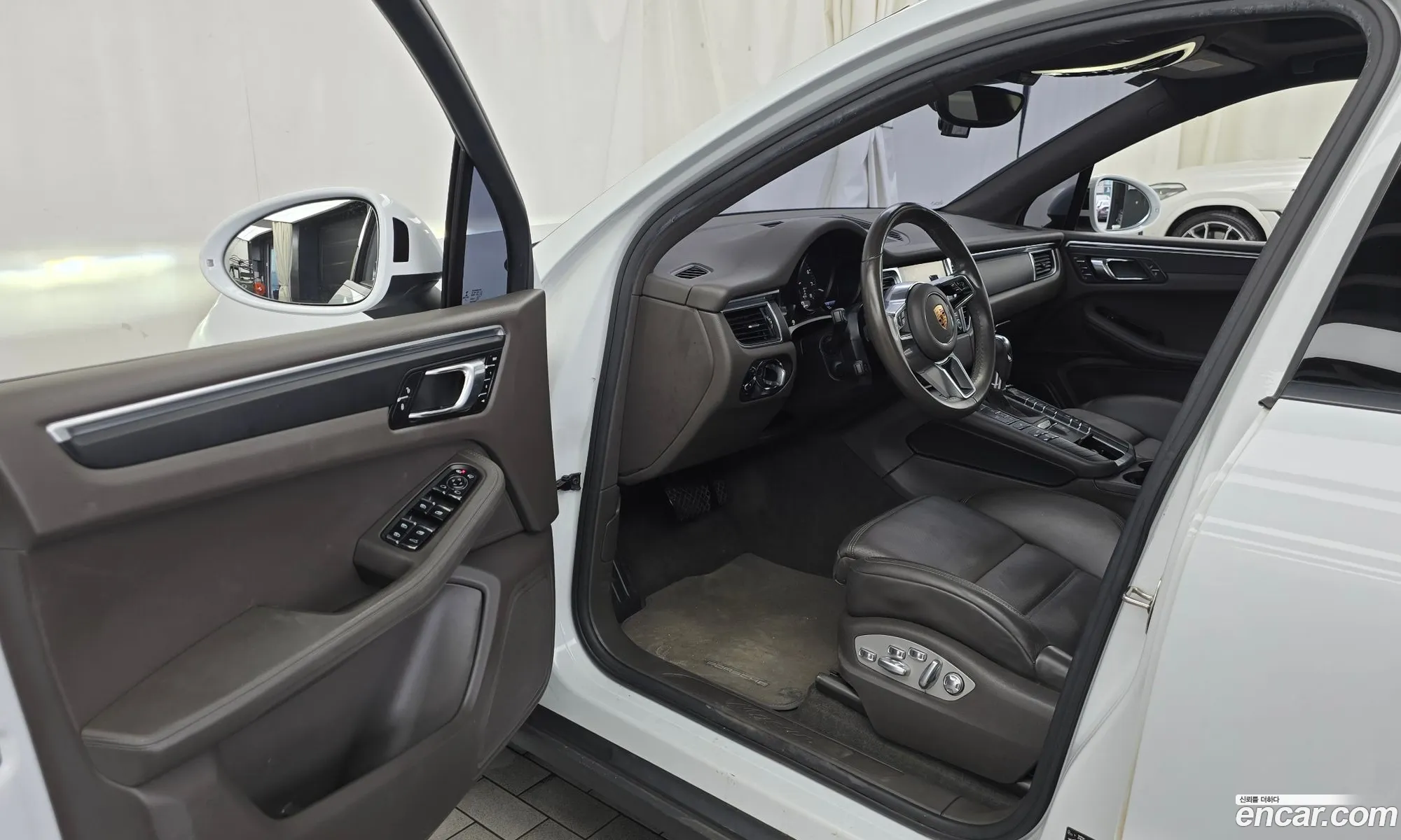 Porsche Macan 2018 WP1AA2952JLB25740 — 10