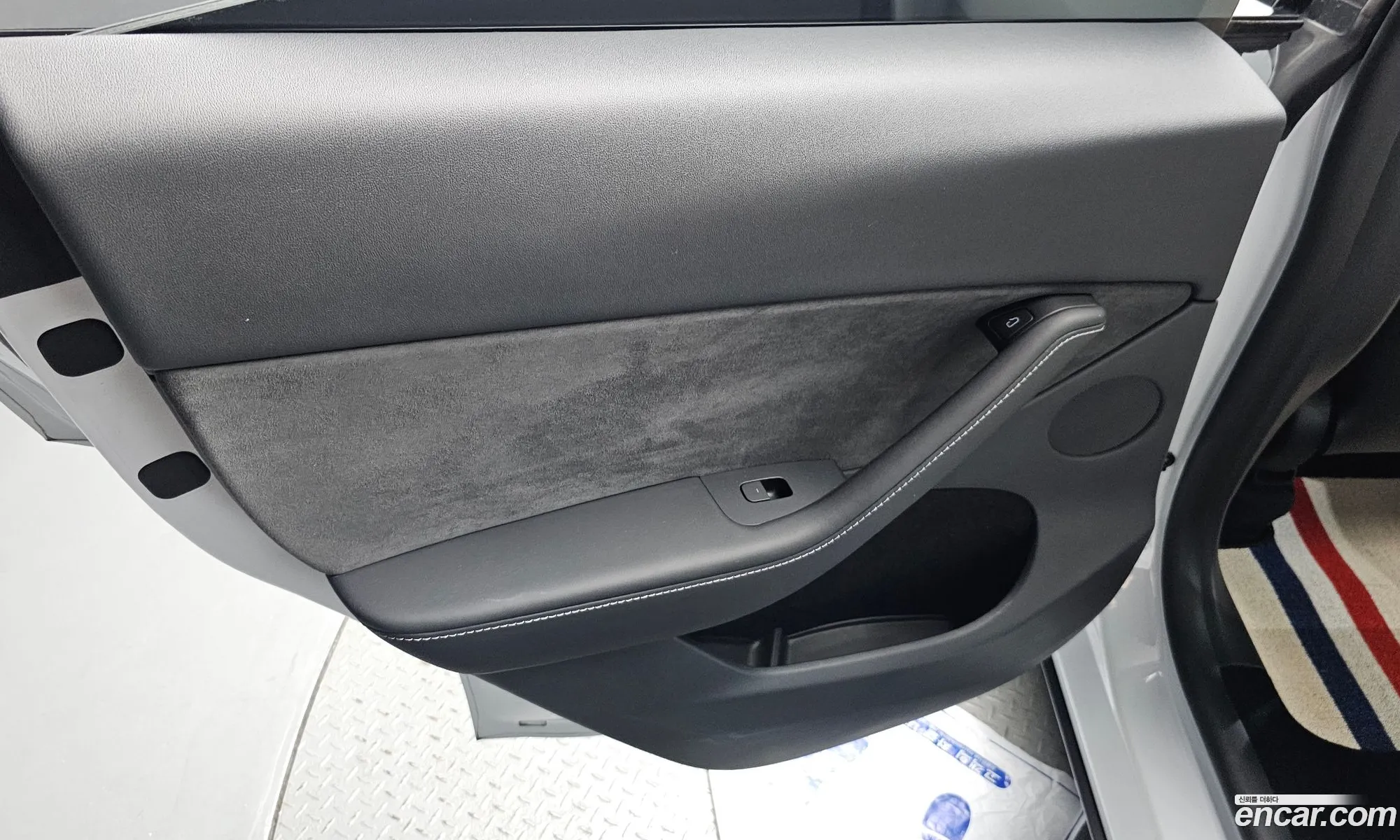 Tesla Model Y 2024 — 25