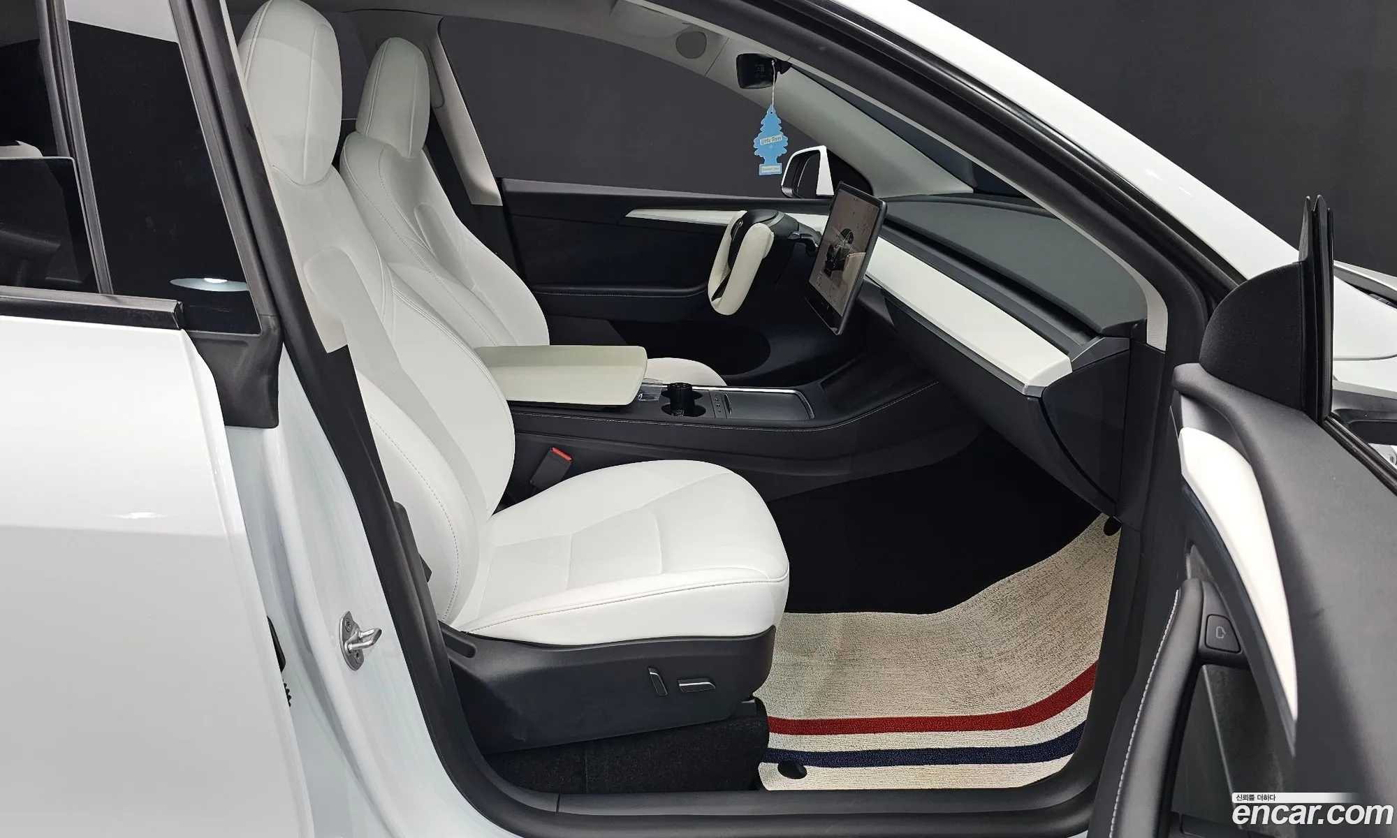 Tesla Model Y 2024 — 4