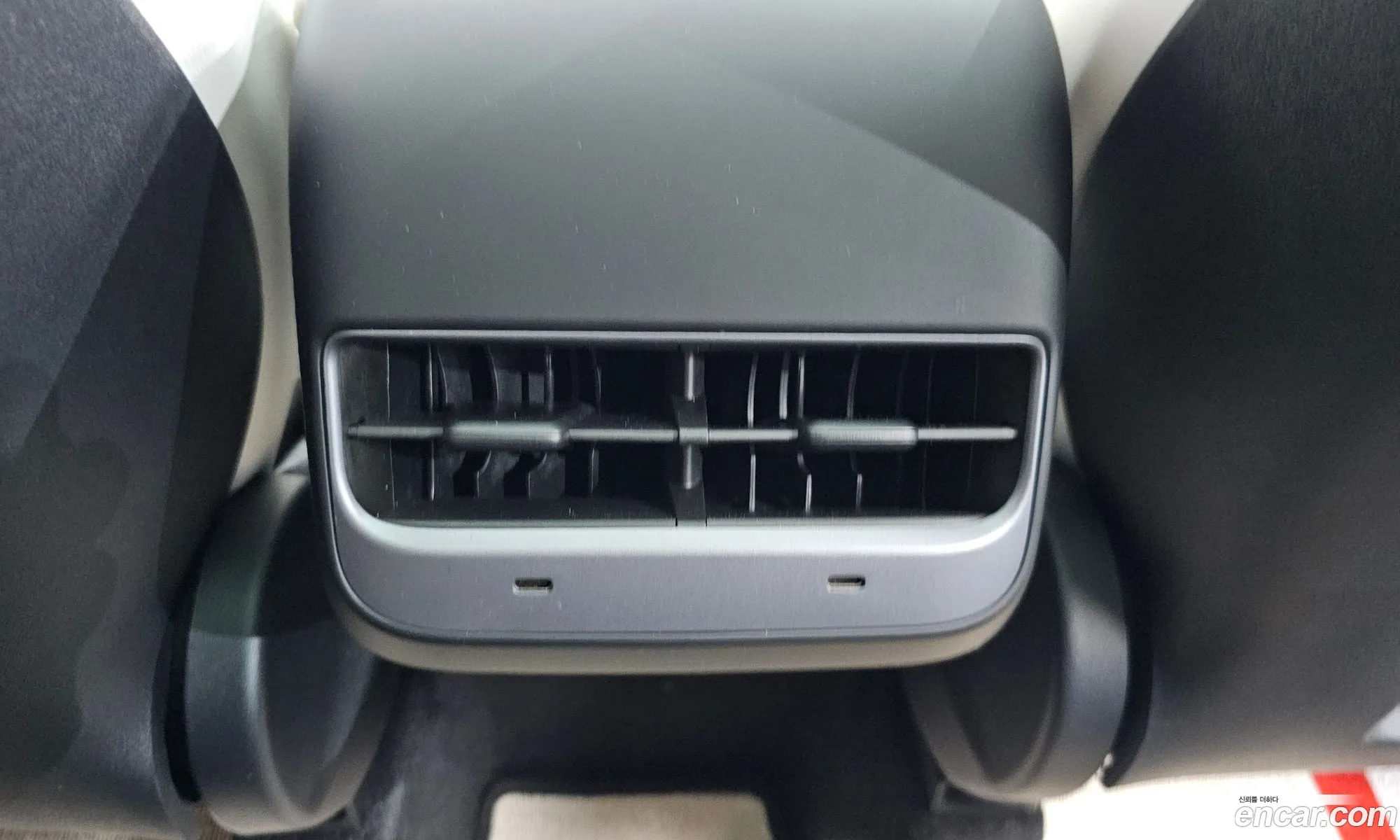 Tesla Model Y 2024 — 10