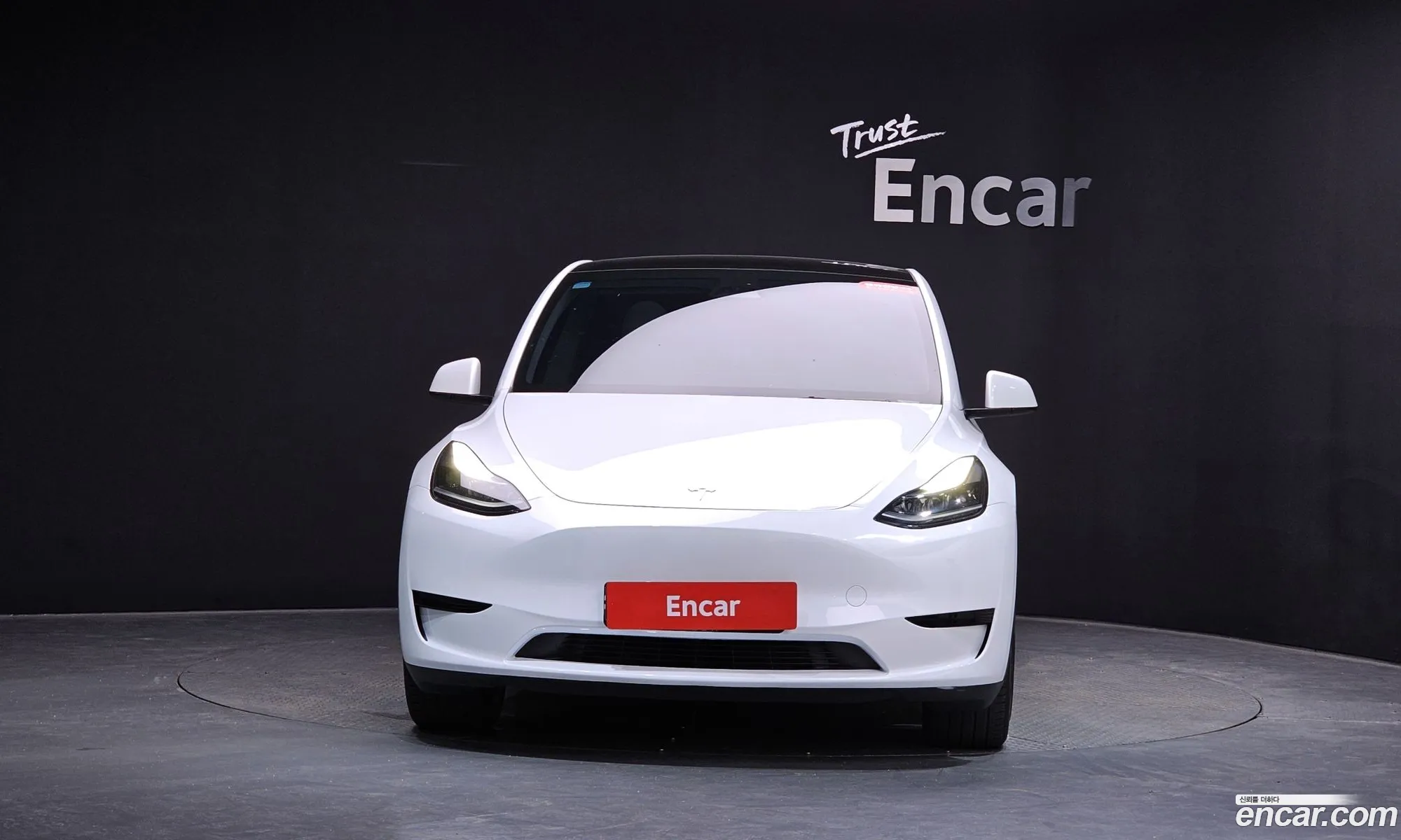 Tesla Model Y 2024 — 22