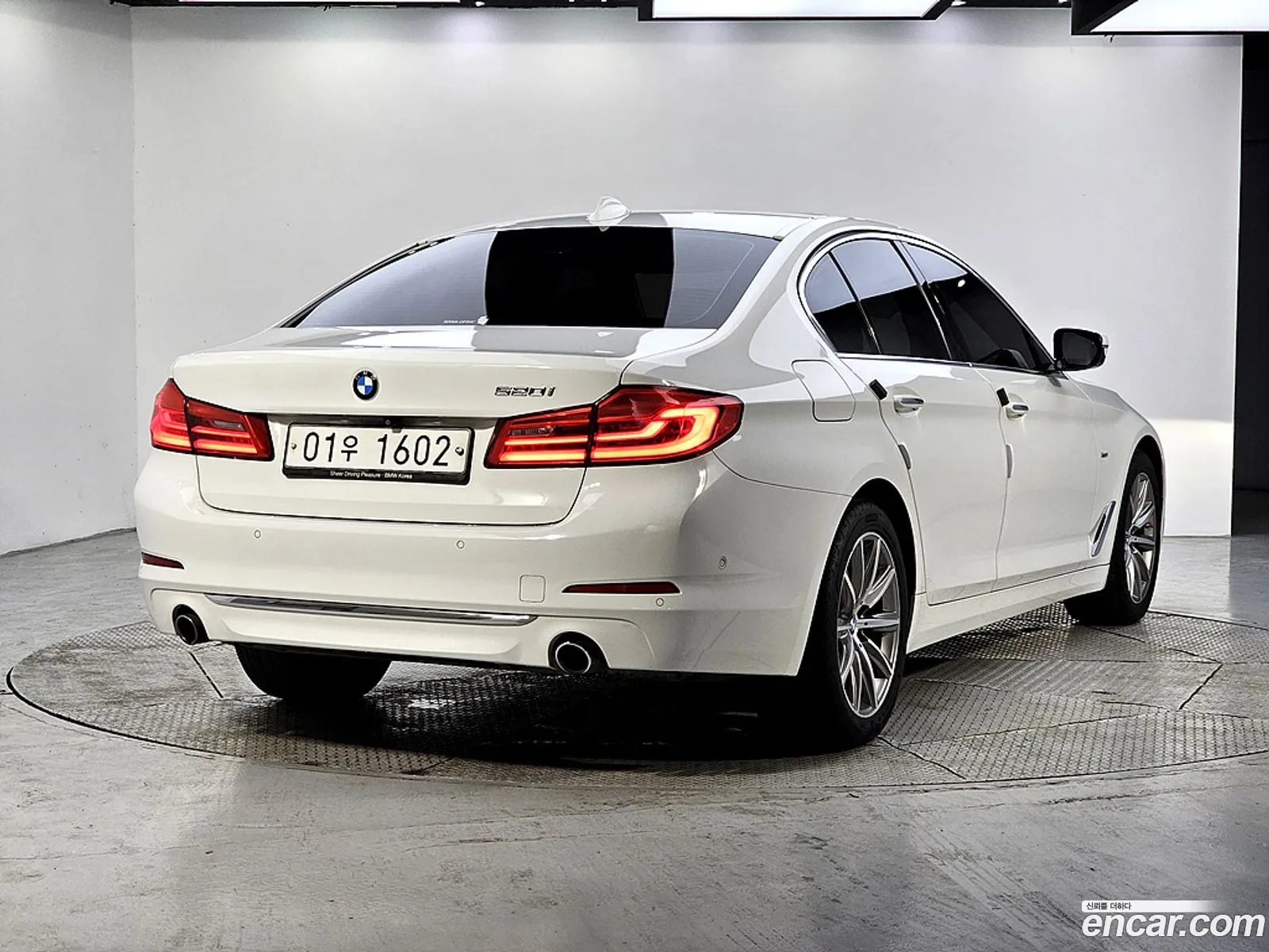 BMW 5 Series 2018 — 11