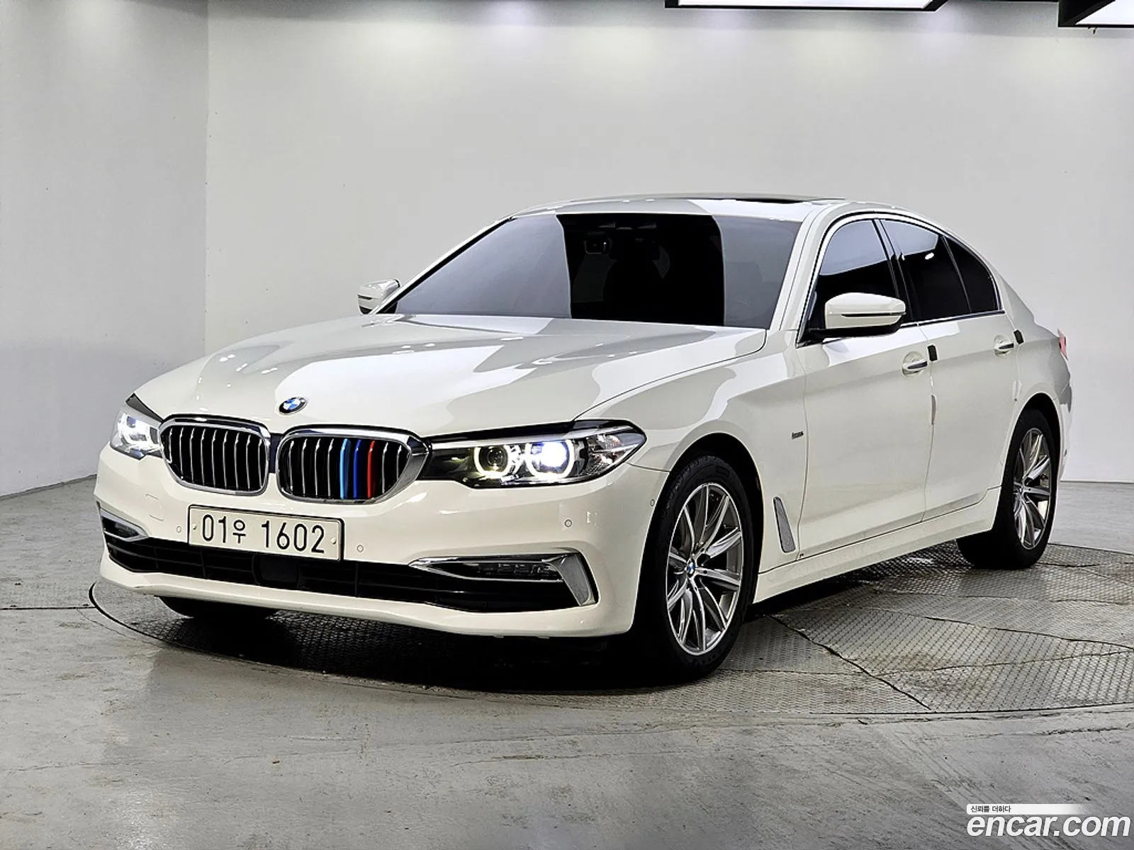 BMW 5 Series 2018 — 17