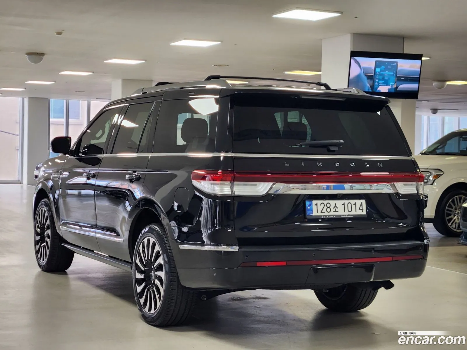 Lincoln Navigator 2023 — 5