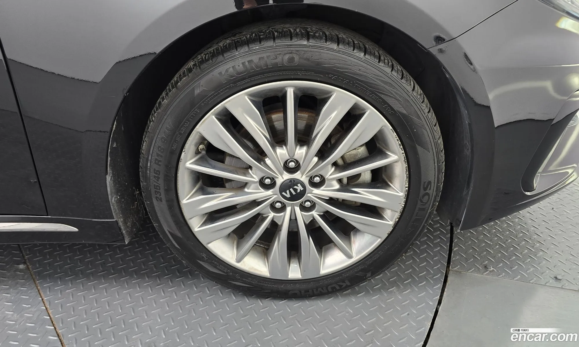 Kia K5 2018 KNAGW411BKA263317 — 10