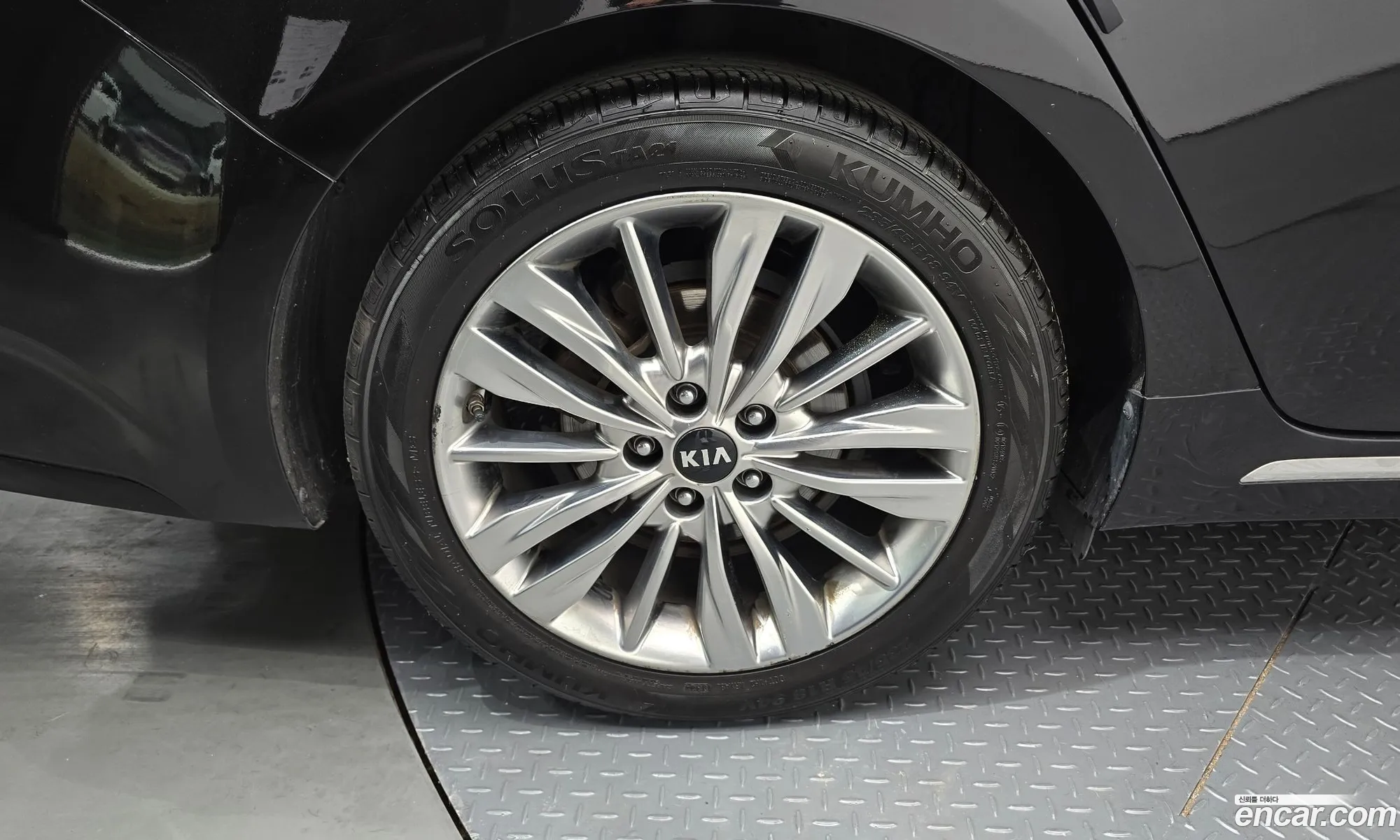 Kia K5 2018 KNAGW411BKA263317 — 16