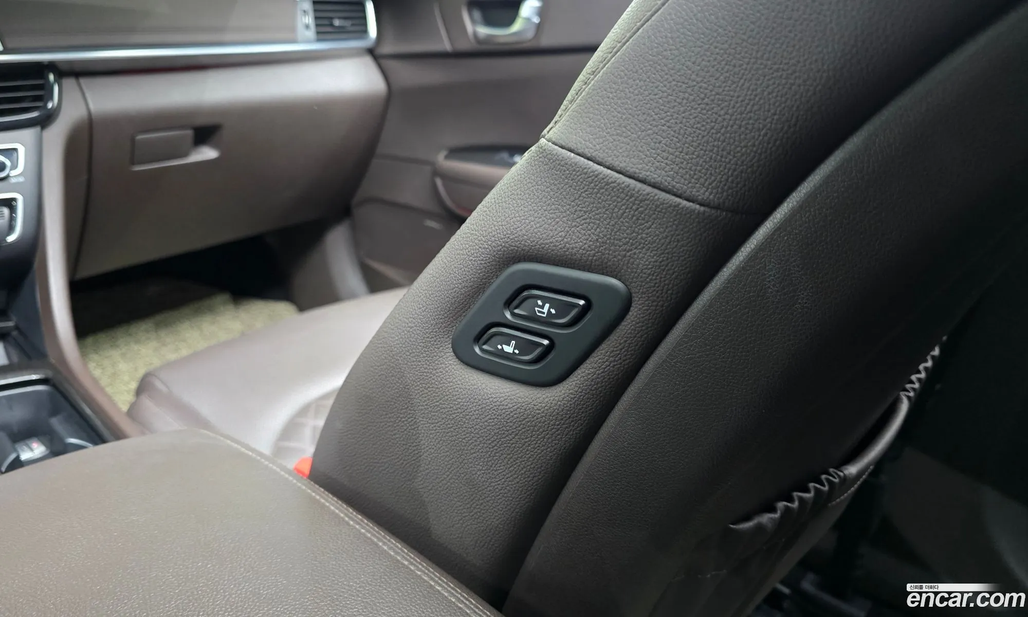 Kia K5 2018 KNAGW411BKA263317 — 34