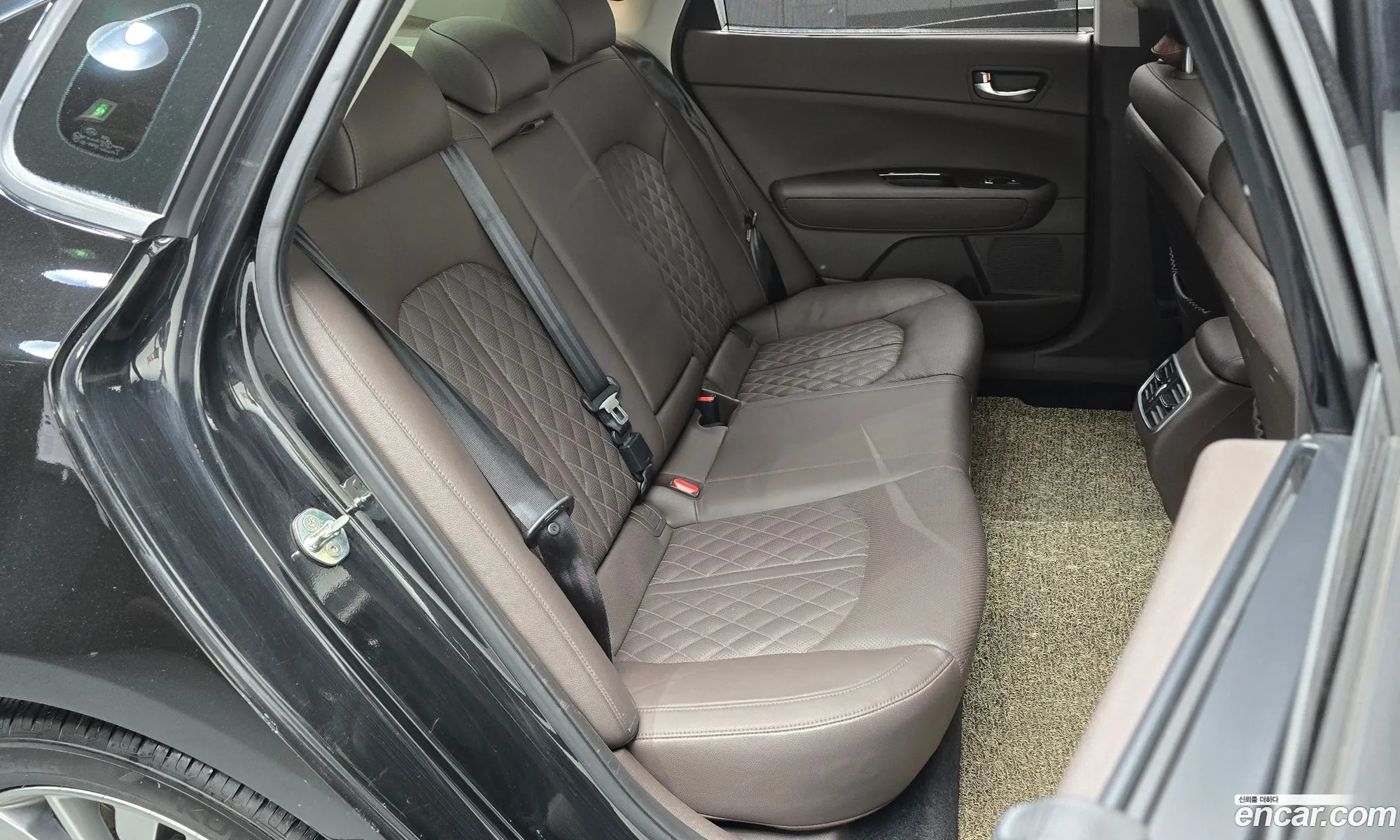 Kia K5 2018 KNAGW411BKA263317 — 4