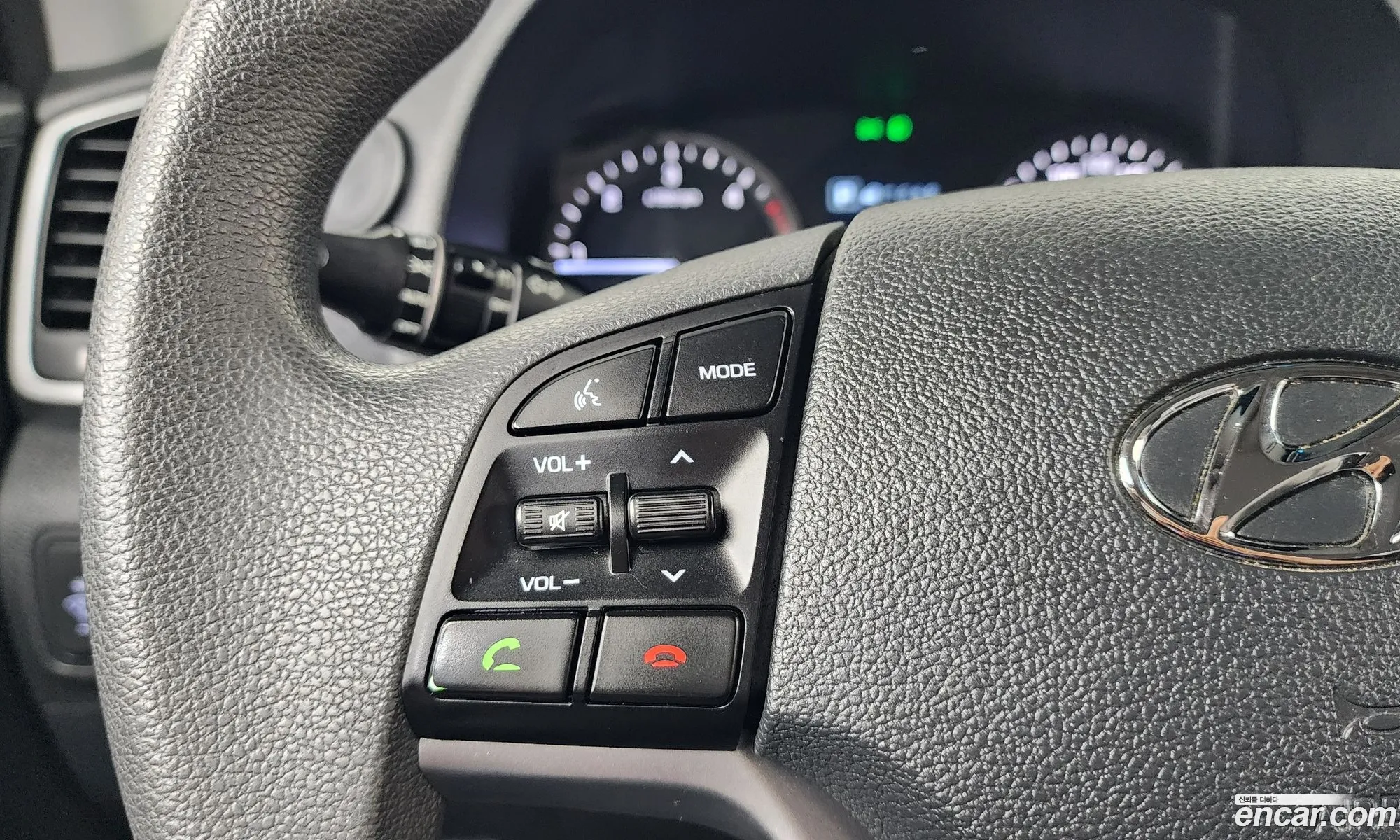 Hyundai Tucson 2015 KMHJ281ABGU150227 — 4