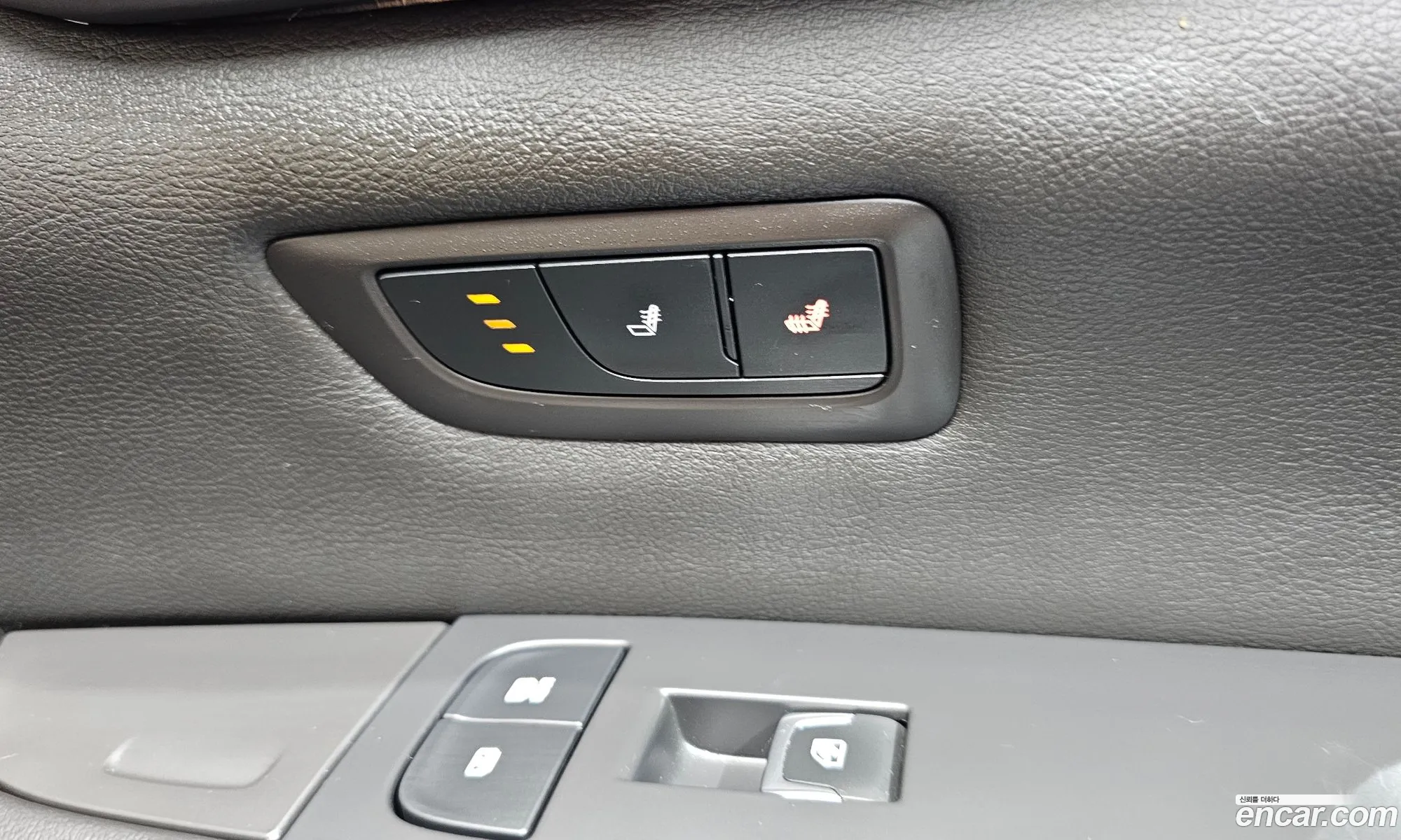 Cadillac CT6 2019 1G6K95RS8KU139355 — 8
