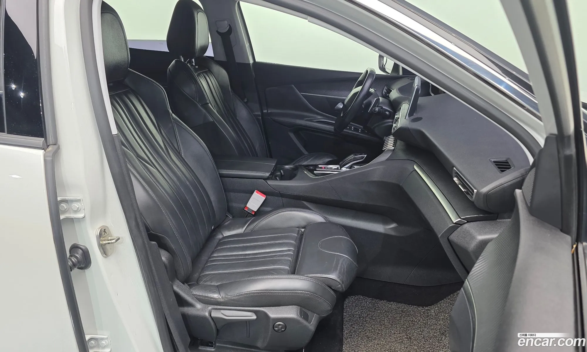 Peugeot 3008 2017 — 2
