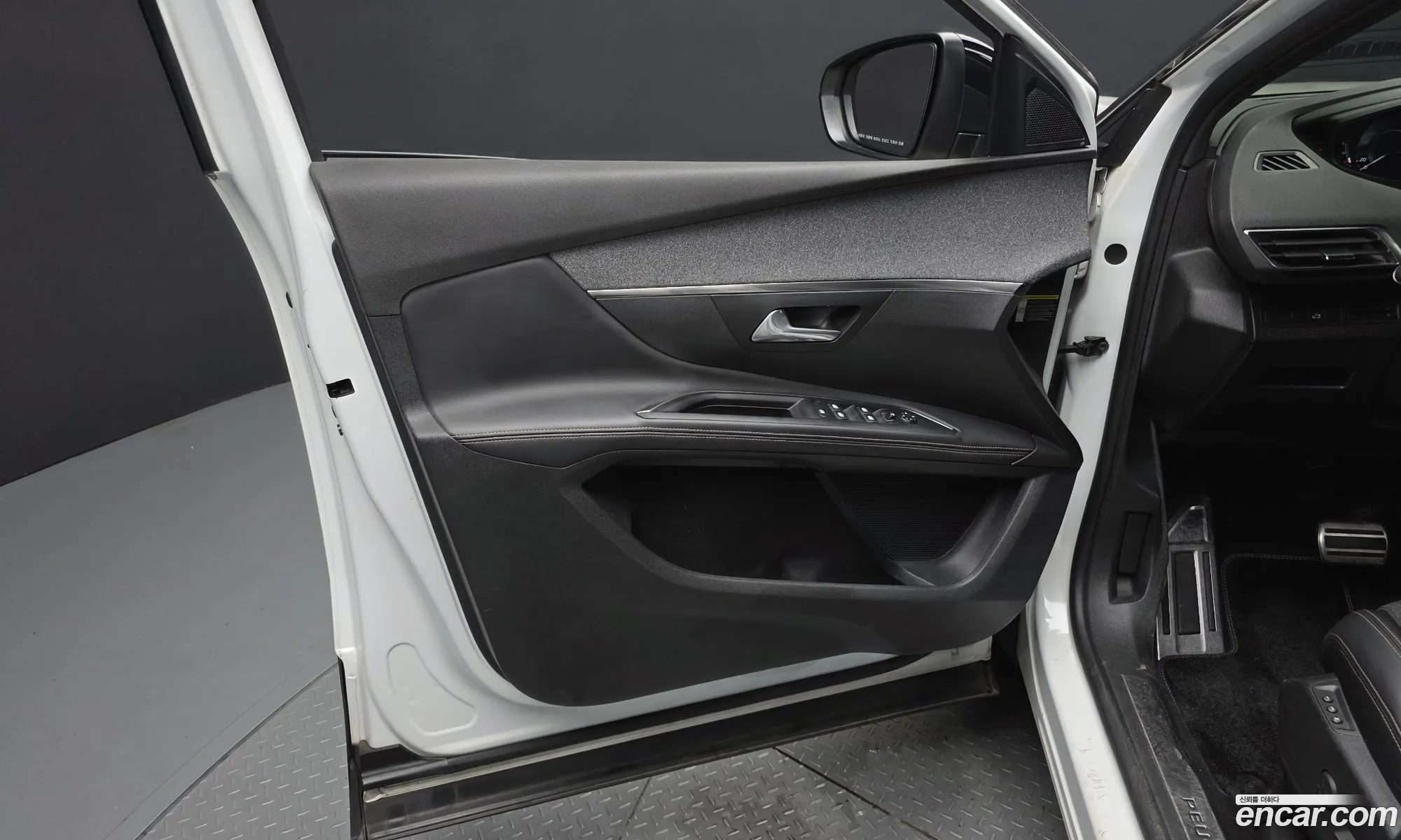 Peugeot 5008 2018 VF3MCBHZJSJSJ88S8 — 32