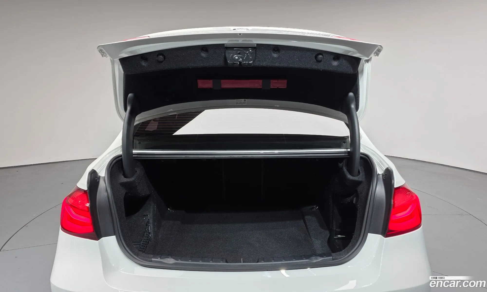BMW 3 Series 2018 WBA8B9104JA538385 — 4