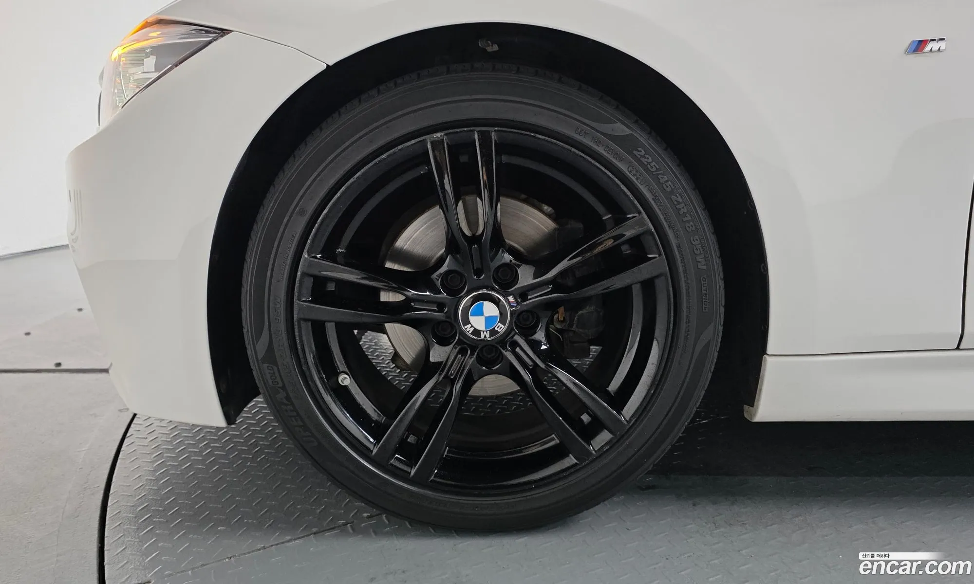 BMW 3 Series 2018 WBA8B9104JA538385 — 5