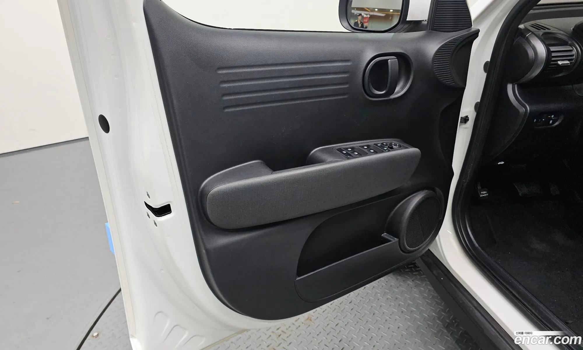 Hyundai Casper 2022 KMHB3518BPW052411 — 31