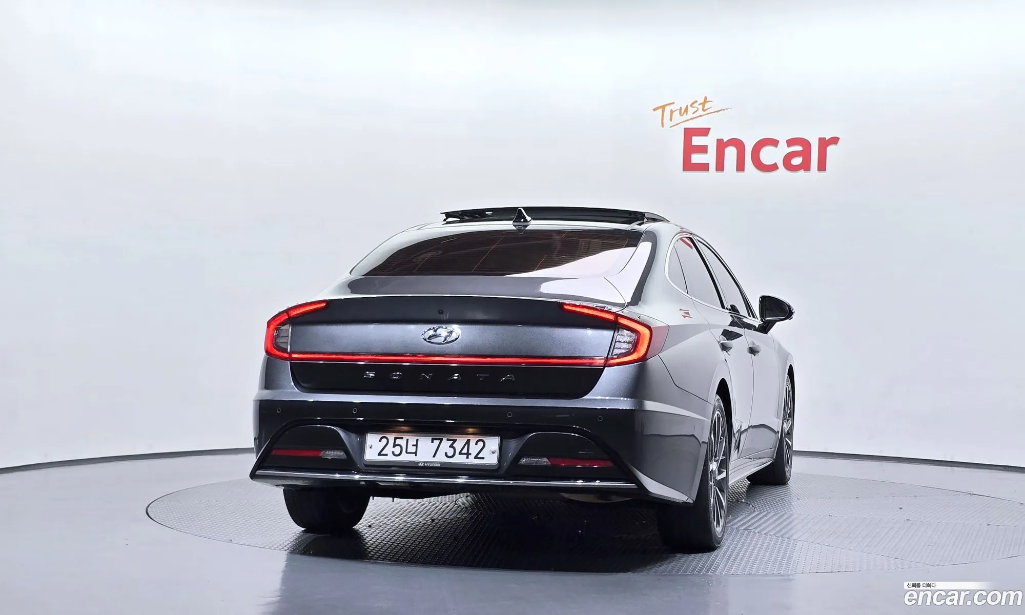 Hyundai Sonata 2019 KMHL241EBLA024083 — 2