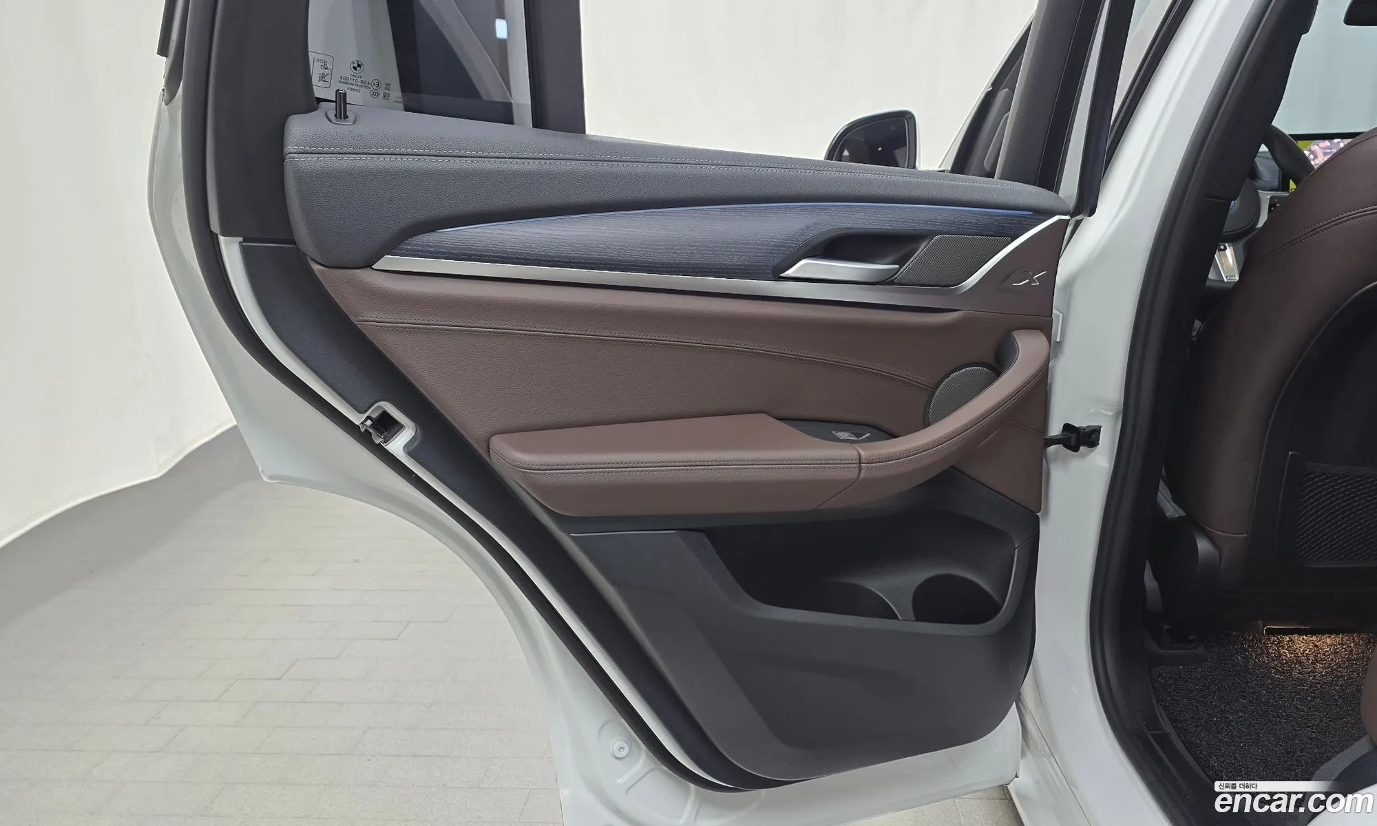 BMW iX3 2024 WBY41DU07RSF96310 — 33