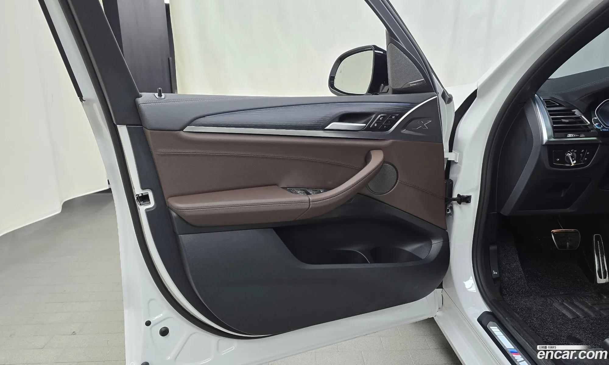 BMW iX3 2024 WBY41DU07RSF96310 — 7
