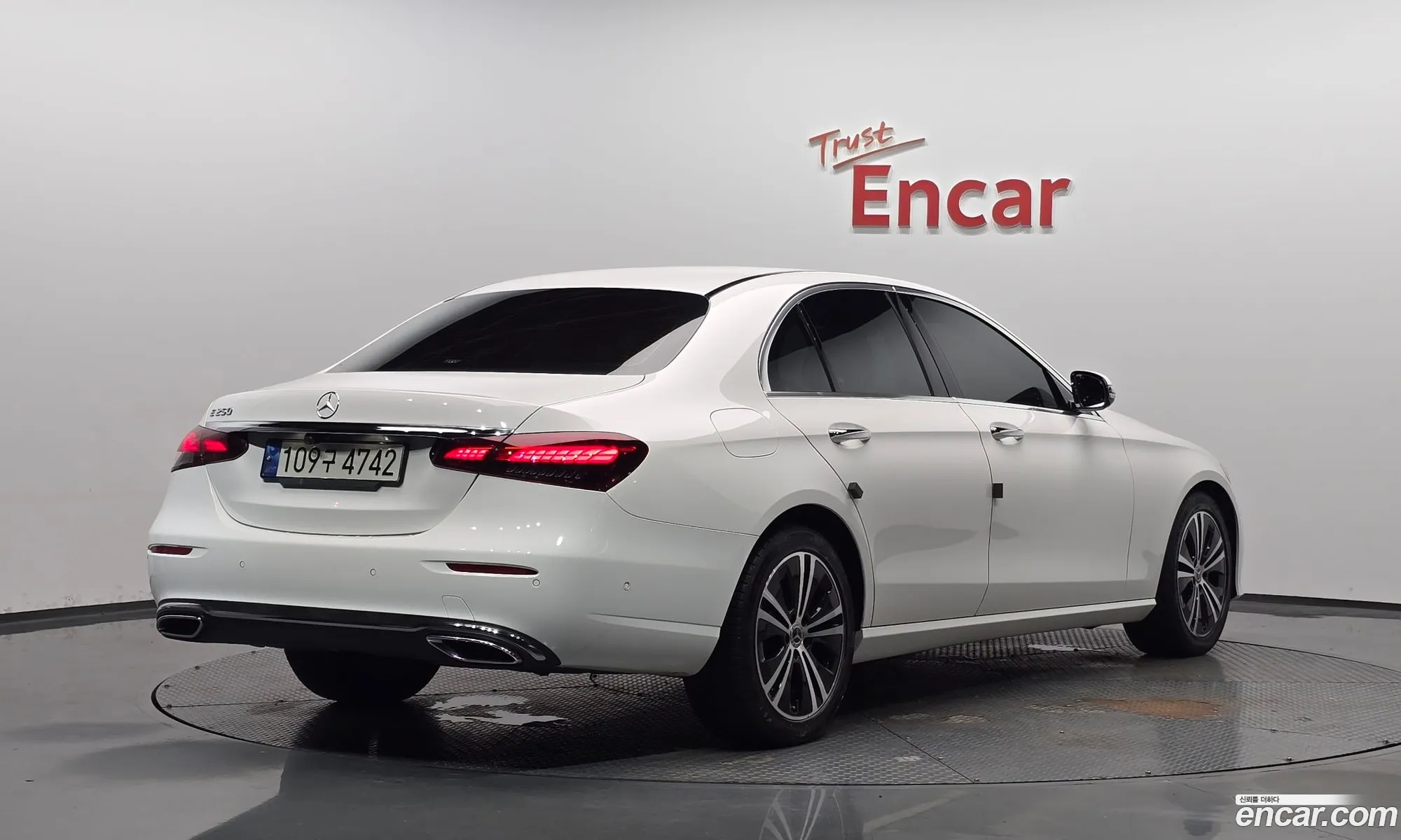 Mercedes-Benz E-Class W213 2021 — 31
