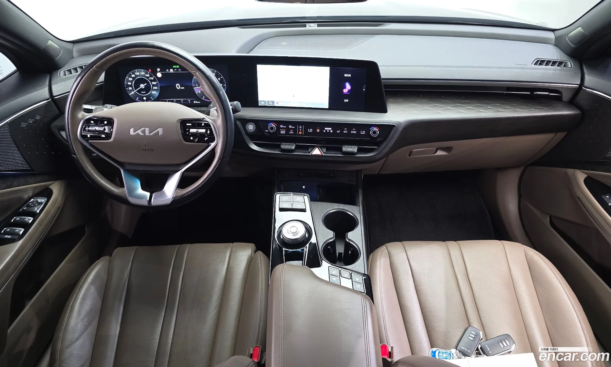 Kia K8 2021 KNAM241BBNA014061 — 10