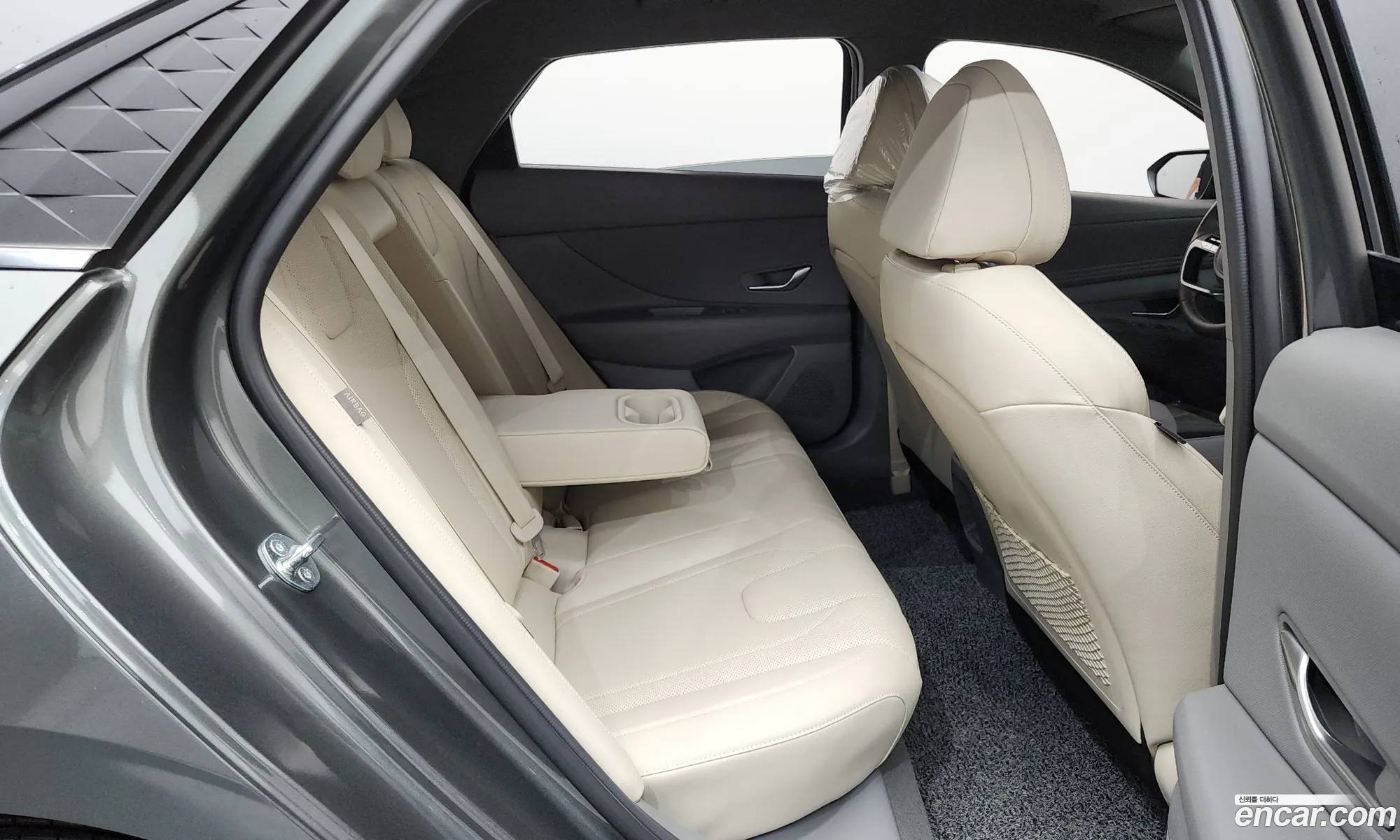 Hyundai Elantra 2024 — 5