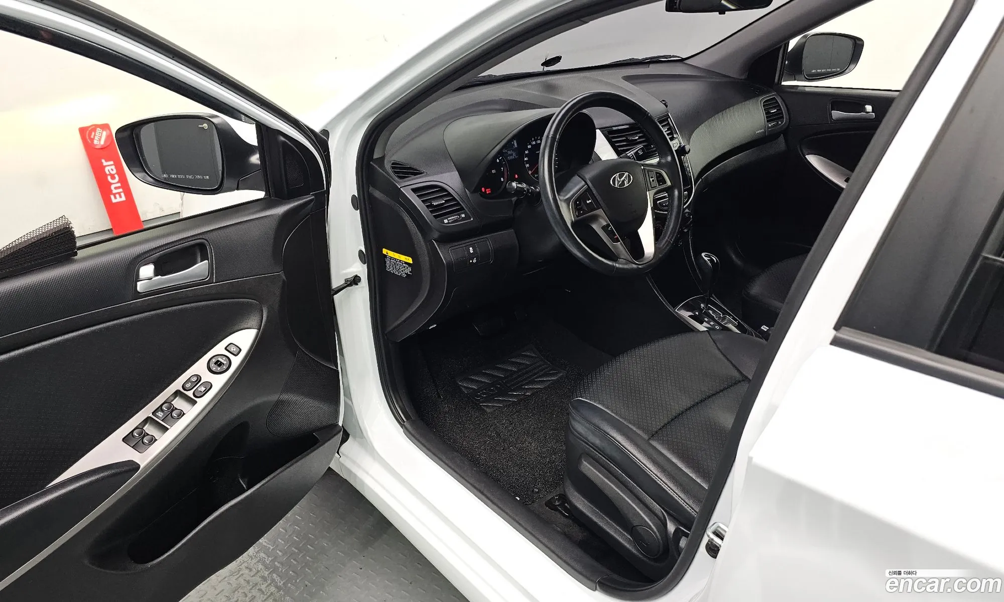 Hyundai Accent 2016 KMHCT41BEHU167559 — 2
