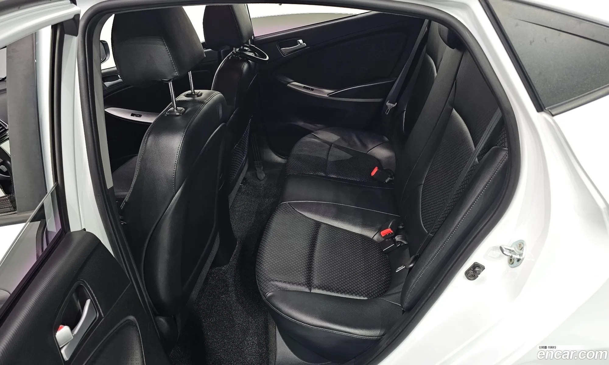 Hyundai Accent 2016 KMHCT41BEHU167559 — 3